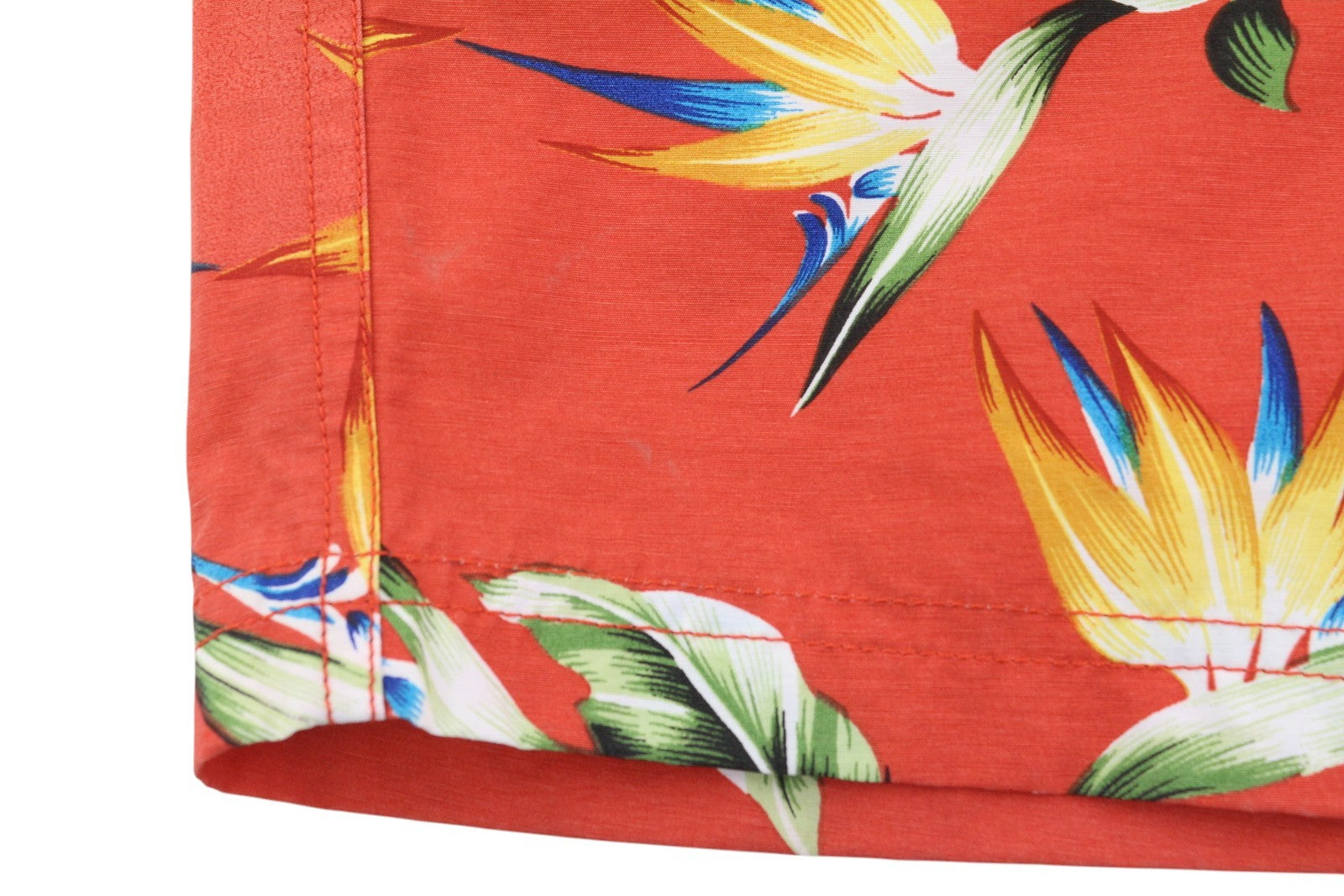 SCOTCH &amp; SODA vyriški maudymosi kostiumėliai S dydžio, raudoni, gėlių rašto, tinklelio pamušalu, raišteliu juosmenyje. 