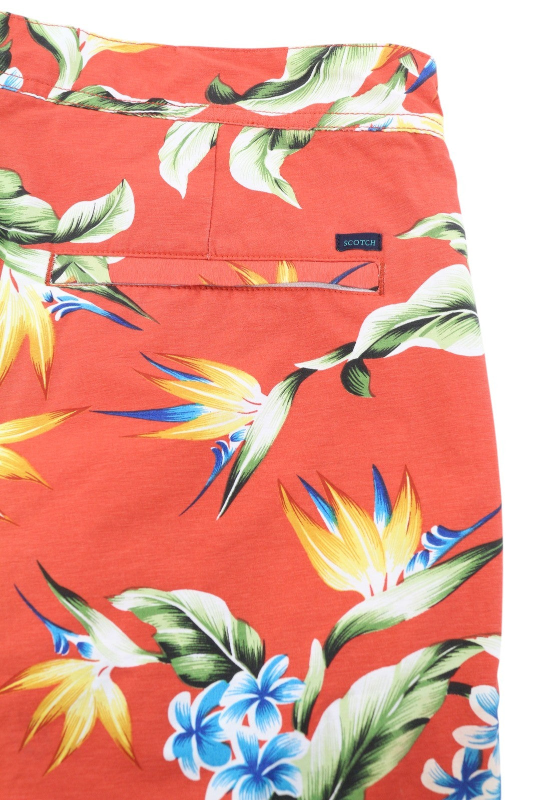 SCOTCH &amp; SODA vyriški maudymosi kostiumėliai W38 raudoni gėlių rašto tinklelio pamušalu, raišteliu juosmenyje. 