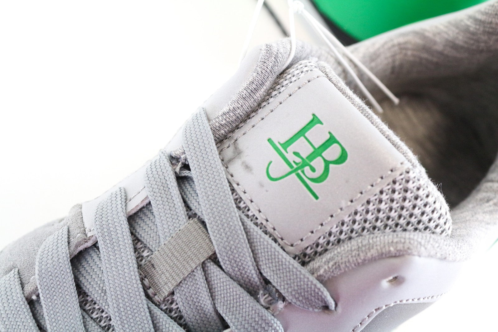 HARMONT &amp; BLAINE pilki šviesą atspindintys žemapadžiai sportbačiai su atšvaitais, EU42, unisex sportbačiai 