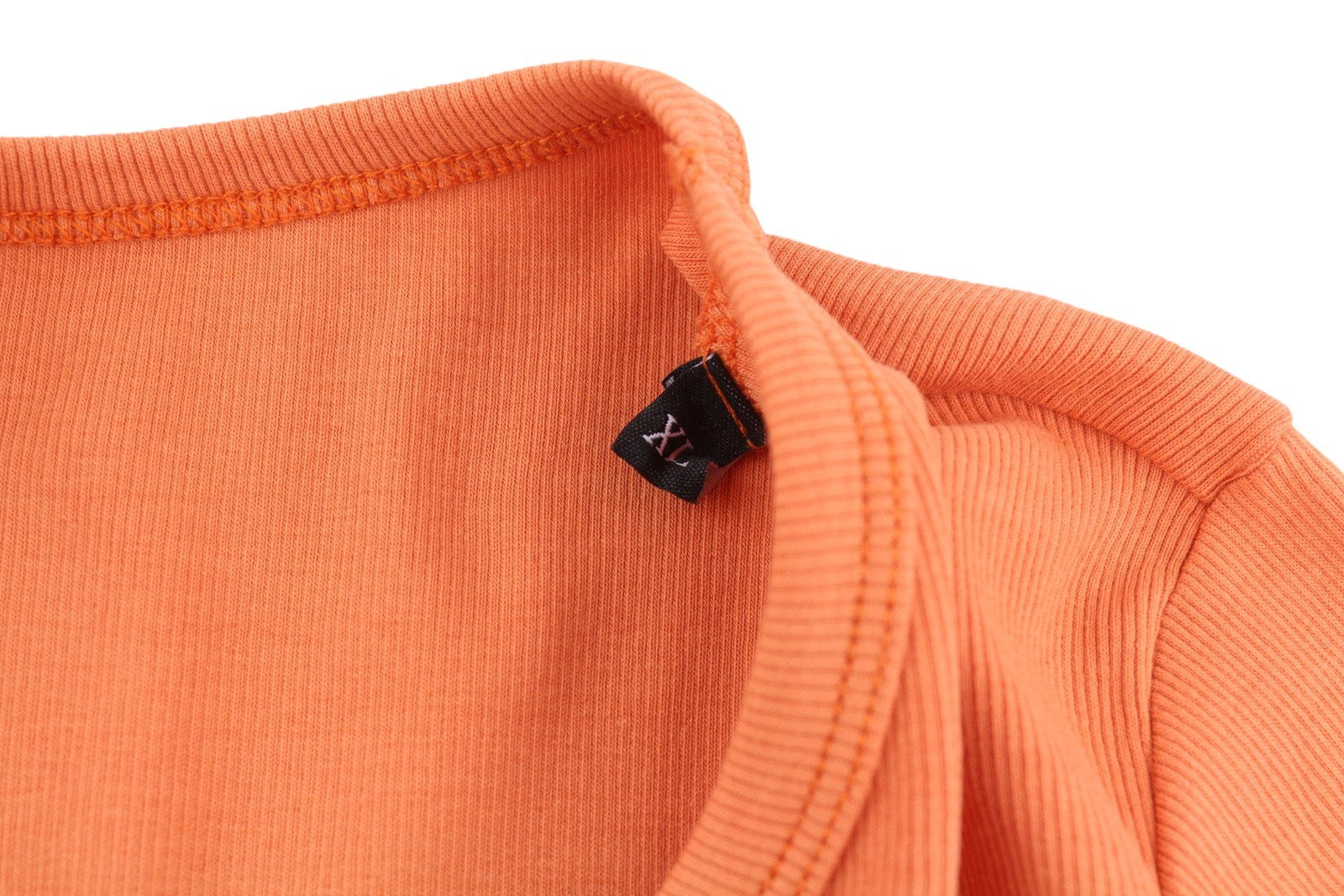 DIESEL T-Ballet-D moteriški marškinėliai, oranžiniai, ilgomis rankovėmis, apvaliu kaklu, trumpinti, tamprūs. 