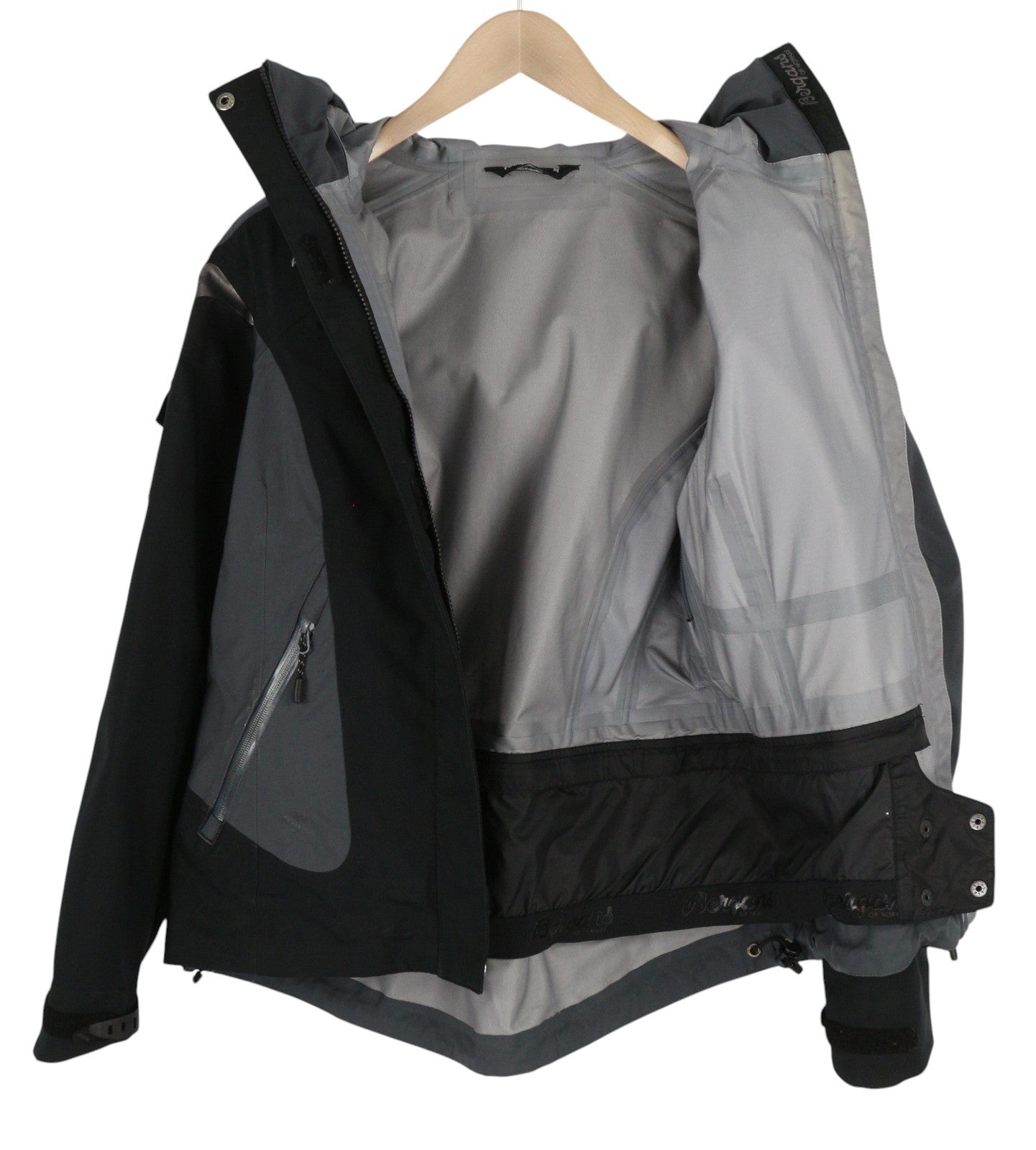 BERGANS OF NORWAY 6111 Nordkapp moteriška striukė M Recco sniego sijonas su klijuotomis siūlėmis 