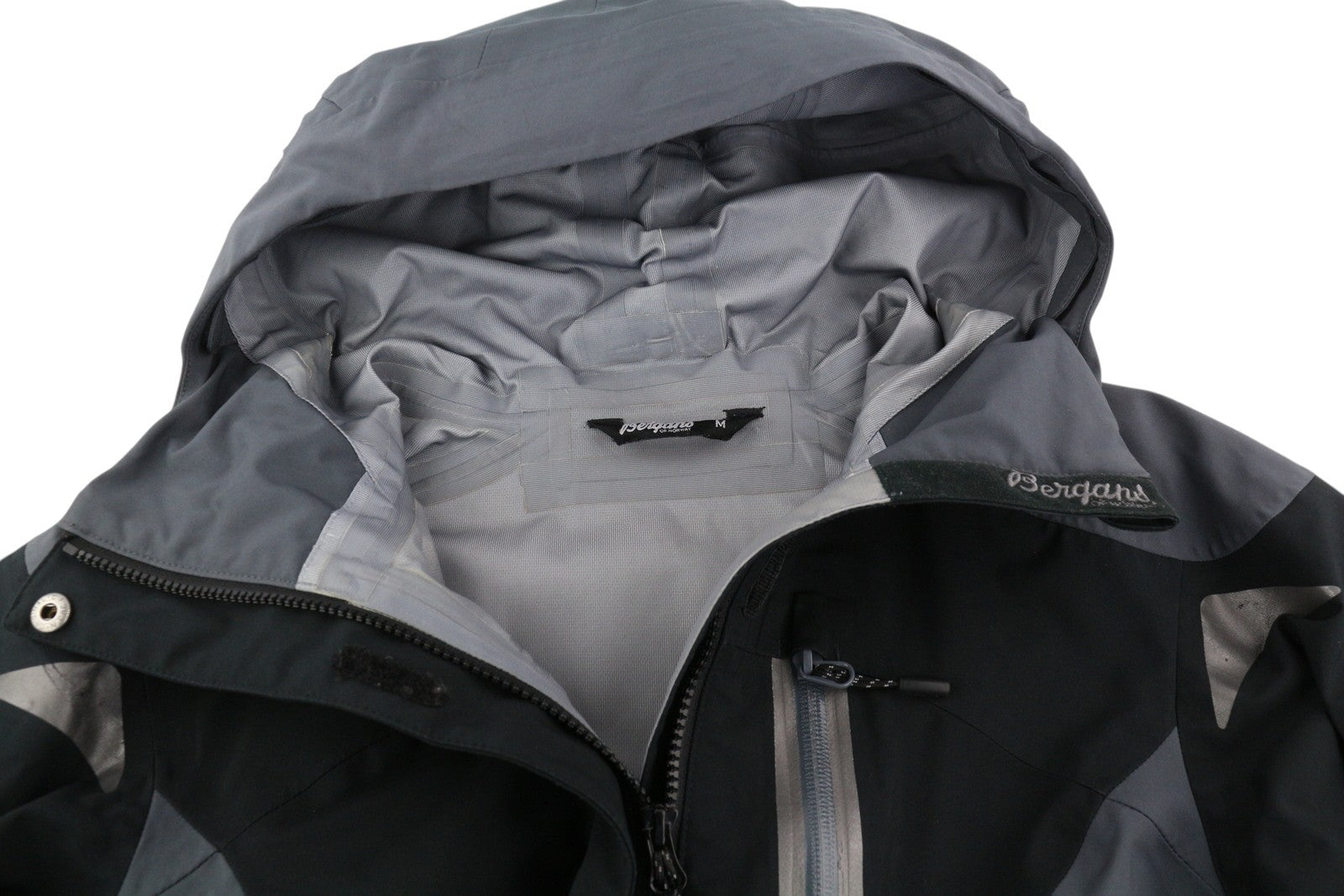 BERGANS OF NORWAY 6111 Nordkapp moteriška striukė M Recco sniego sijonas su klijuotomis siūlėmis 