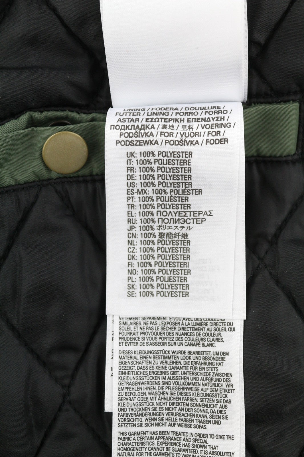 DIESEL W-Claud vyriška striukė M dydžio parka su nuimamu dirbtinio kailio gobtuvu, rekomenduojama kaina – 395 € 