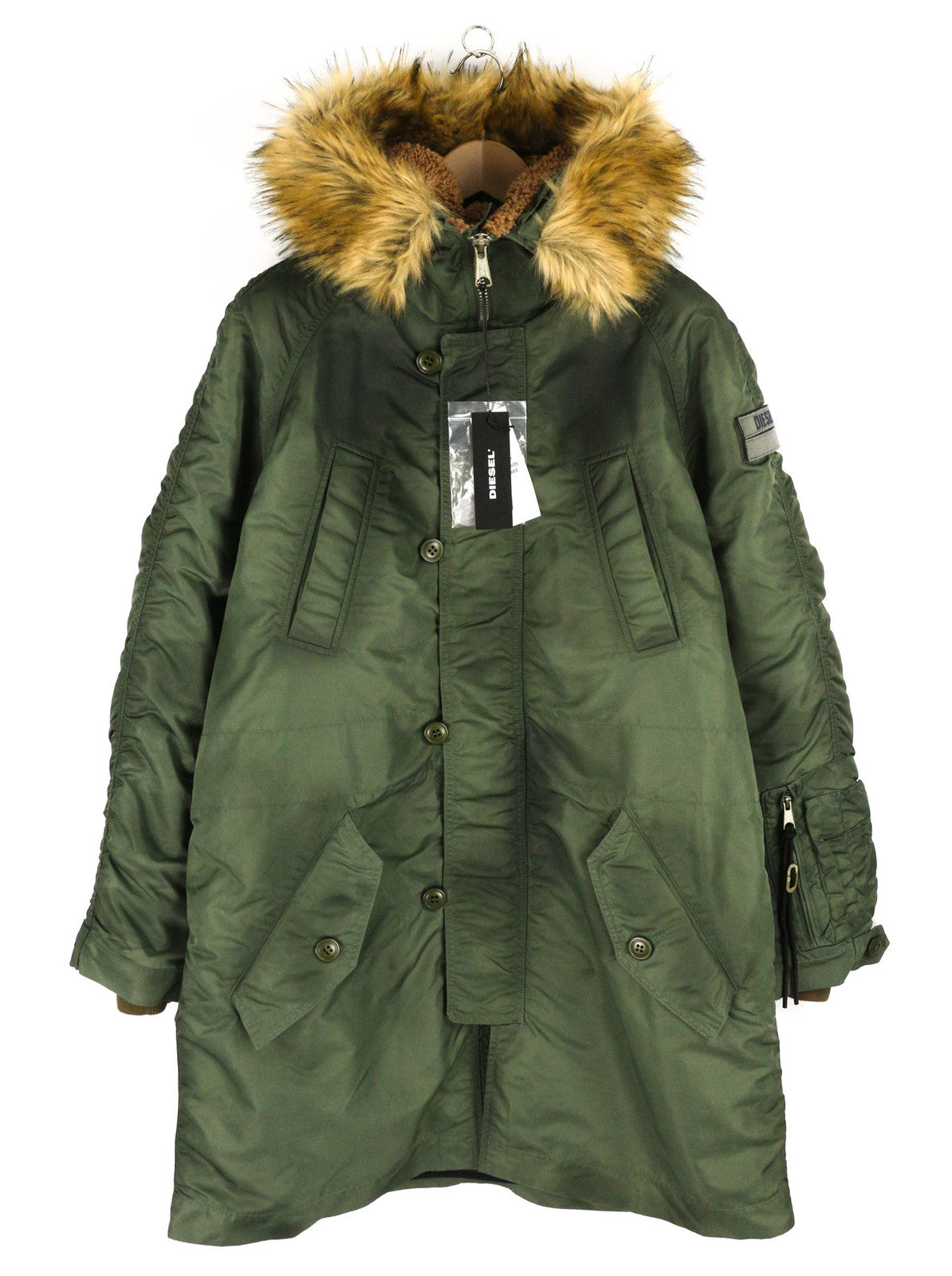 DIESEL W-Claud vyriška striukė M dydžio parka su nuimamu dirbtinio kailio gobtuvu, rekomenduojama kaina – 395 € 