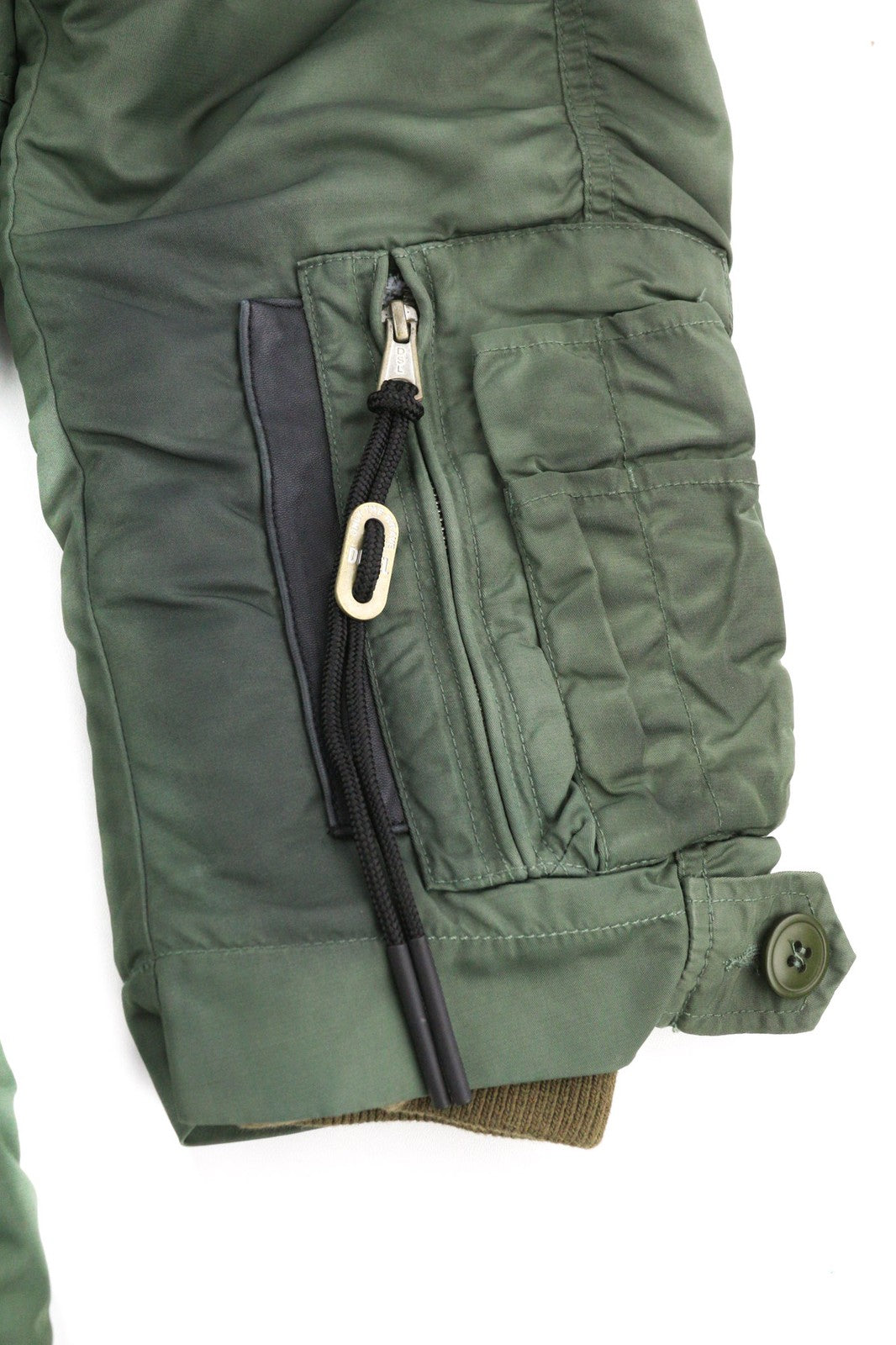 DIESEL W-Claud vyriška striukė M dydžio parka su nuimamu dirbtinio kailio gobtuvu, rekomenduojama kaina – 395 € 