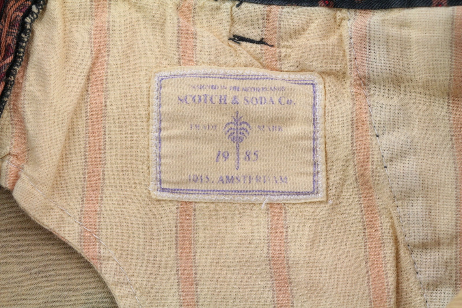 SCOTCH &amp; SODA vyriški šortai W30 rudi su Paisley raštu, užtrauktuku ir logotipu, laisvalaikio chino džemperis 
