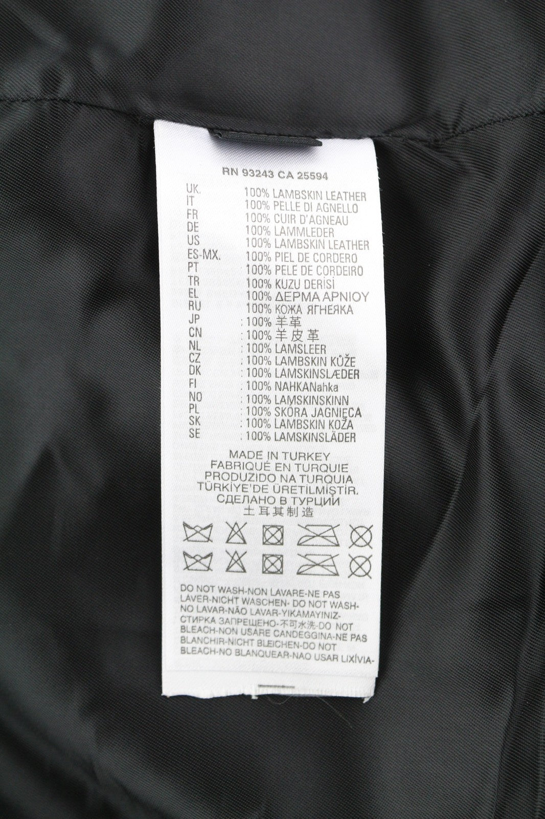 DIESEL L-Suza moteriška striukė L, juoda, ėriuko odos, odinė juostele, kaklo srityje, kišenės, rekomenduojama kaina – 750 € 