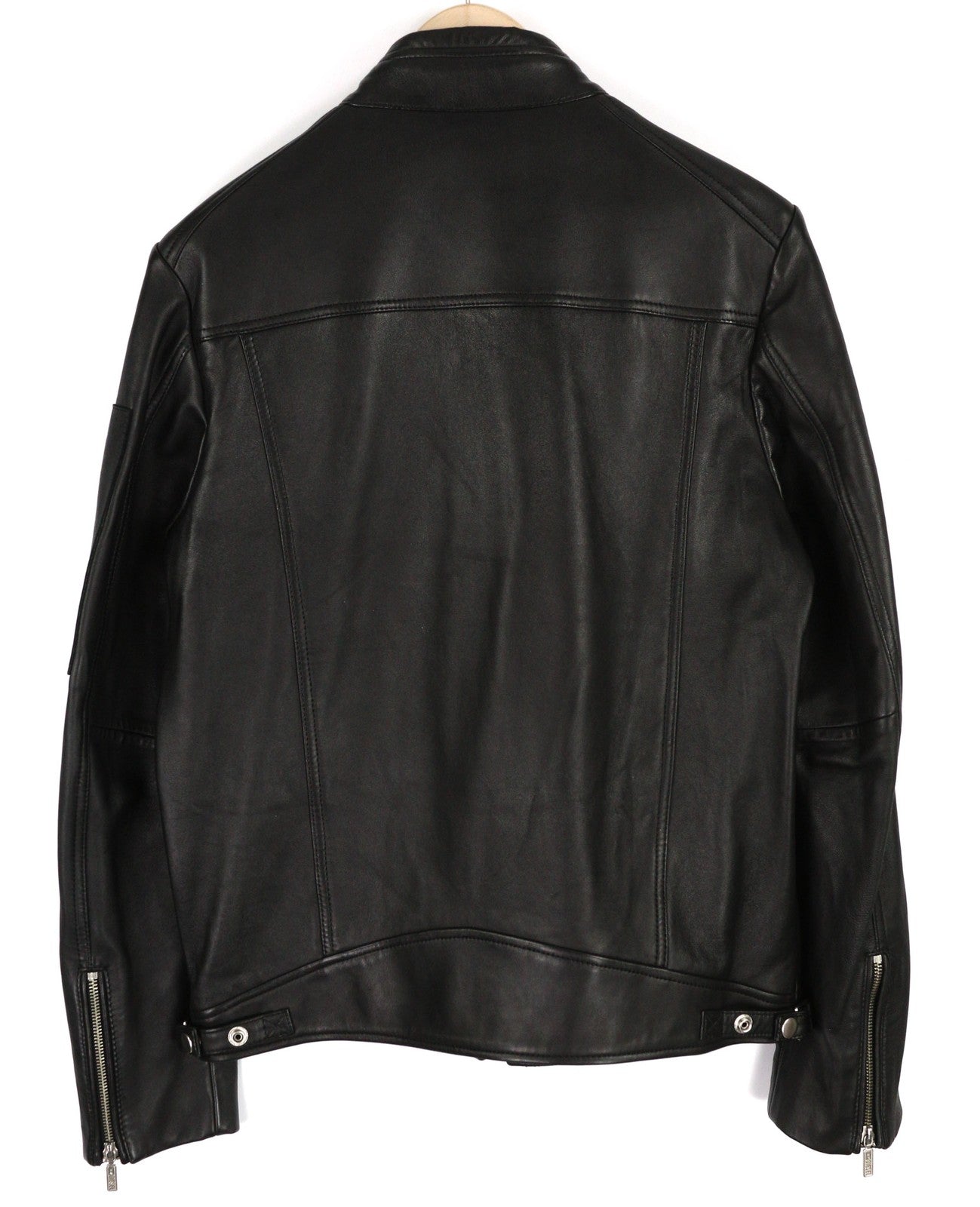 DIESEL L-Case-Ka vyriška striukė M, juoda, avikailio, odinė juostinė apykaklė, rekomenduojama kaina – 450 € 