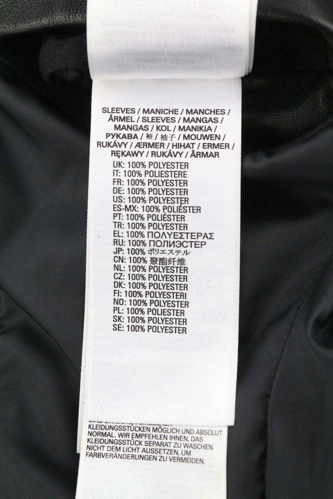 DIESEL L-Case-Ka vyriška striukė S, juoda, avikailio, odinė juostinė apykaklė, rekomenduojama kaina – 450 € 
