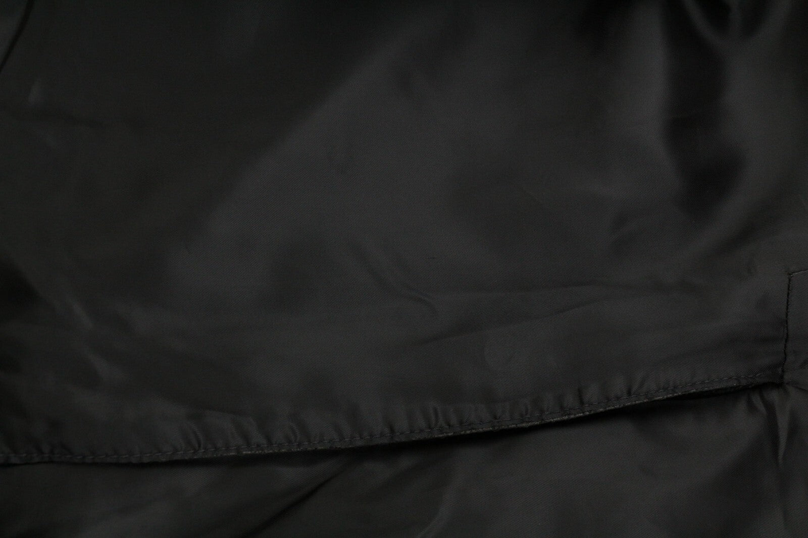 DIESEL L-Coat-CRK L dydžio ėriuko odos odinis švarkas su įpjova atvarte ir sagomis, rekomenduojama kaina – 1195 € 