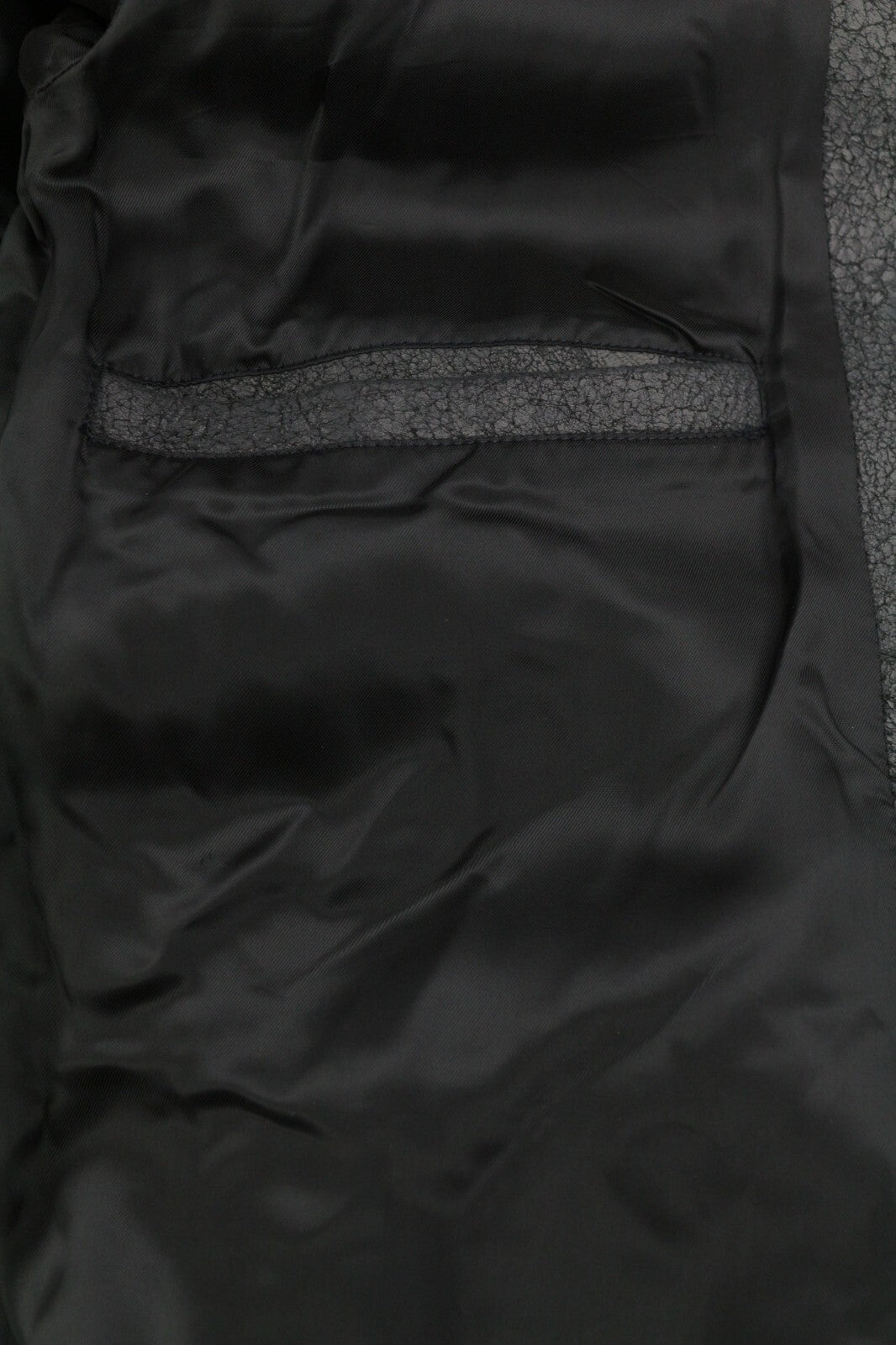 DIESEL L-Coat-CRK L dydžio ėriuko odos odinis švarkas su įpjova atvarte ir sagomis, rekomenduojama kaina – 1195 € 