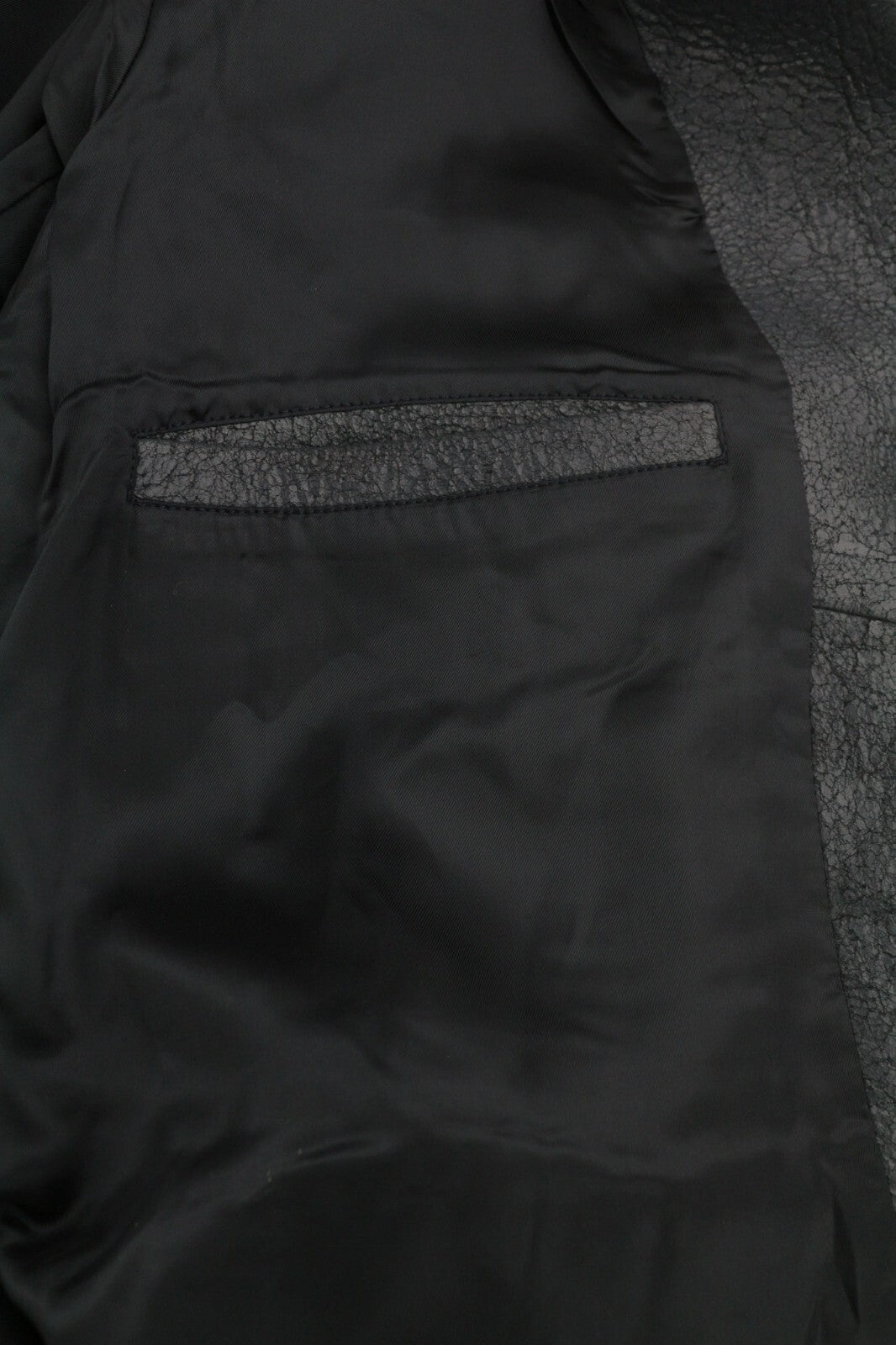 DIESEL L-Coat-CRK XL vyriškas ėriuko odos švarkas su įpjova ir sagomis, rekomenduojama kaina – 1195 € 