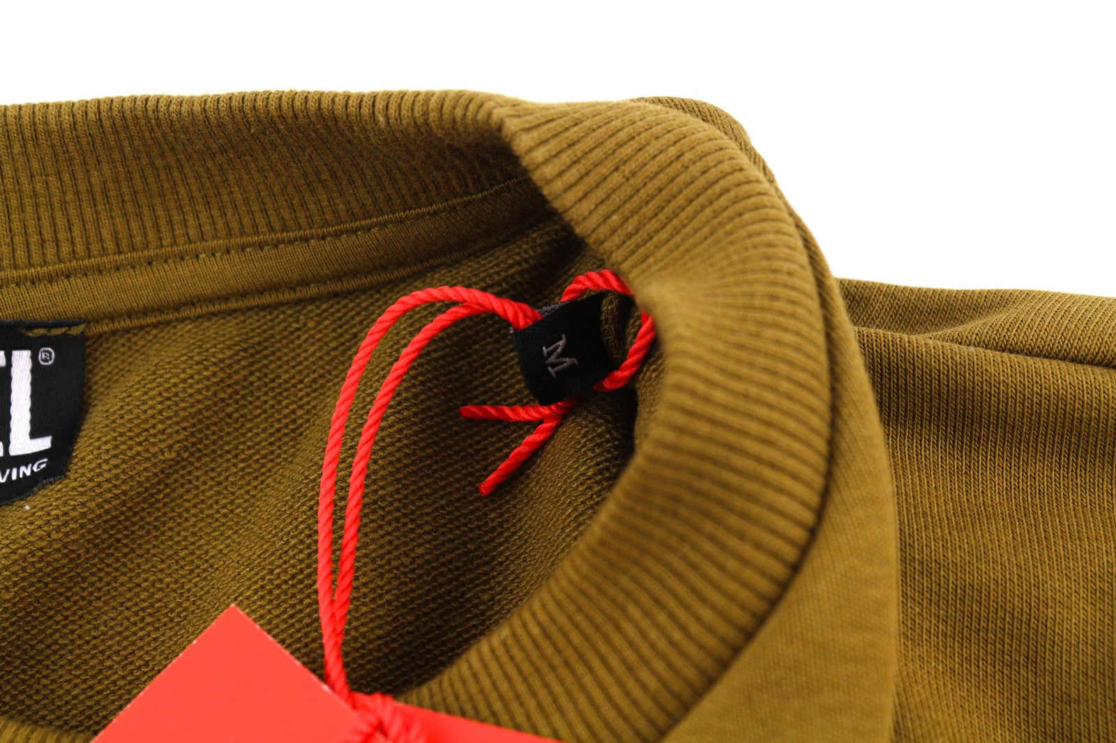 DIESEL S-Ginn-K27 vyriškas džemperis M, rudas, apvalia kaklo iškirpte, rekomenduojama kaina – 125 € 