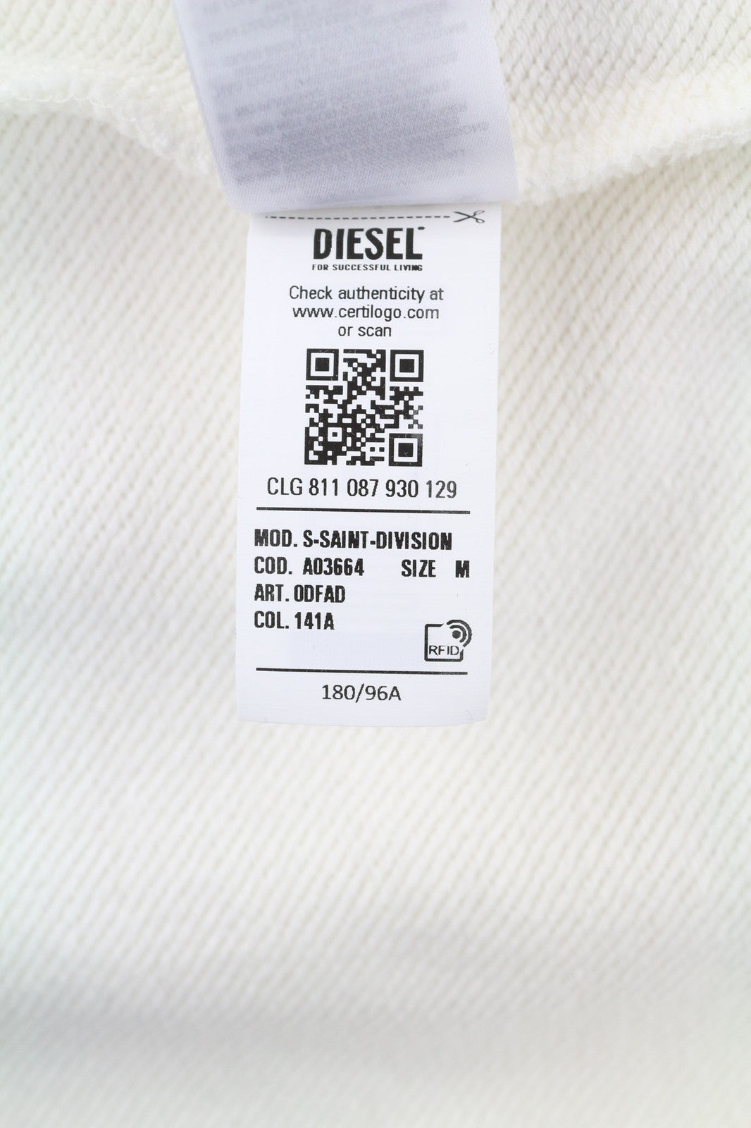 DIESEL S-Saint-Division vyriškas džemperis M, baltas, su puse užtrauktuko apykaklės, rekomenduojama kaina – 225 € 