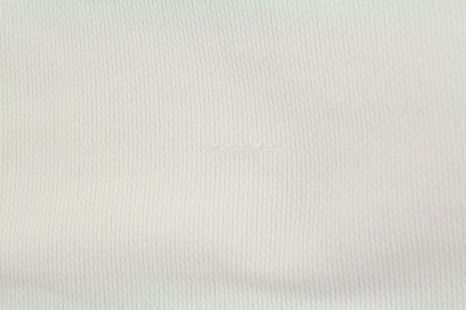 DIESEL S-Saint-Division vyriškas džemperis M, baltas, su puse užtrauktuko apykaklės, rekomenduojama kaina – 225 € 