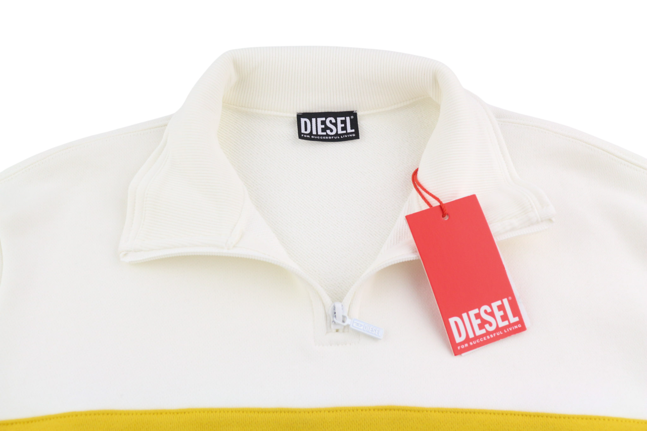 DIESEL S-Saint-Division vyriškas džemperis M, baltas, su puse užtrauktuko apykaklės, rekomenduojama kaina – 225 € 