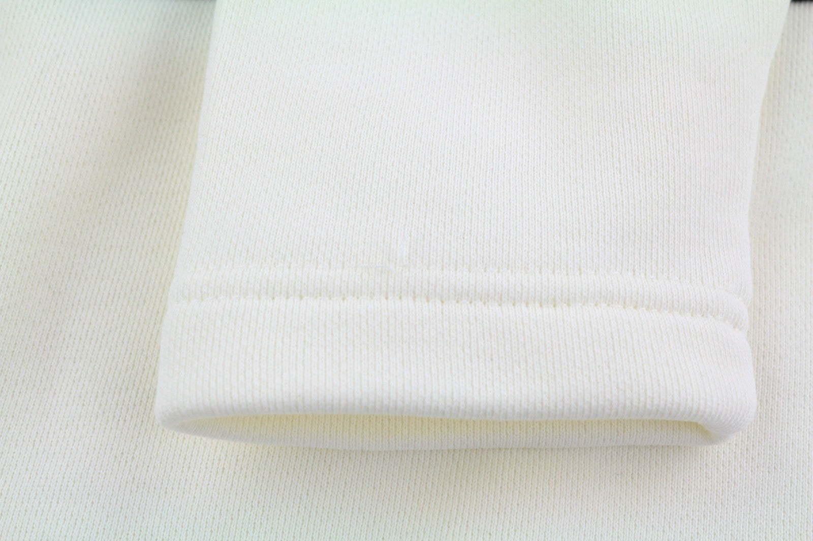 DIESEL S-Saint-Division vyriškas džemperis M su puse užtrauktuko apykakle, rekomenduojama kaina – 225 € 