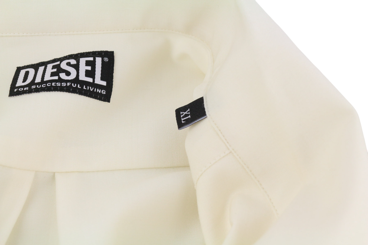 DIESEL S-Wooly vyriški marškinėliai, XL dydžio, vilnoniai marškinėliai su sagomis užsegamomis kišenėmis, su įpjovomis, šviesiai rudi. Rekomenduojama kaina – 195 €. 