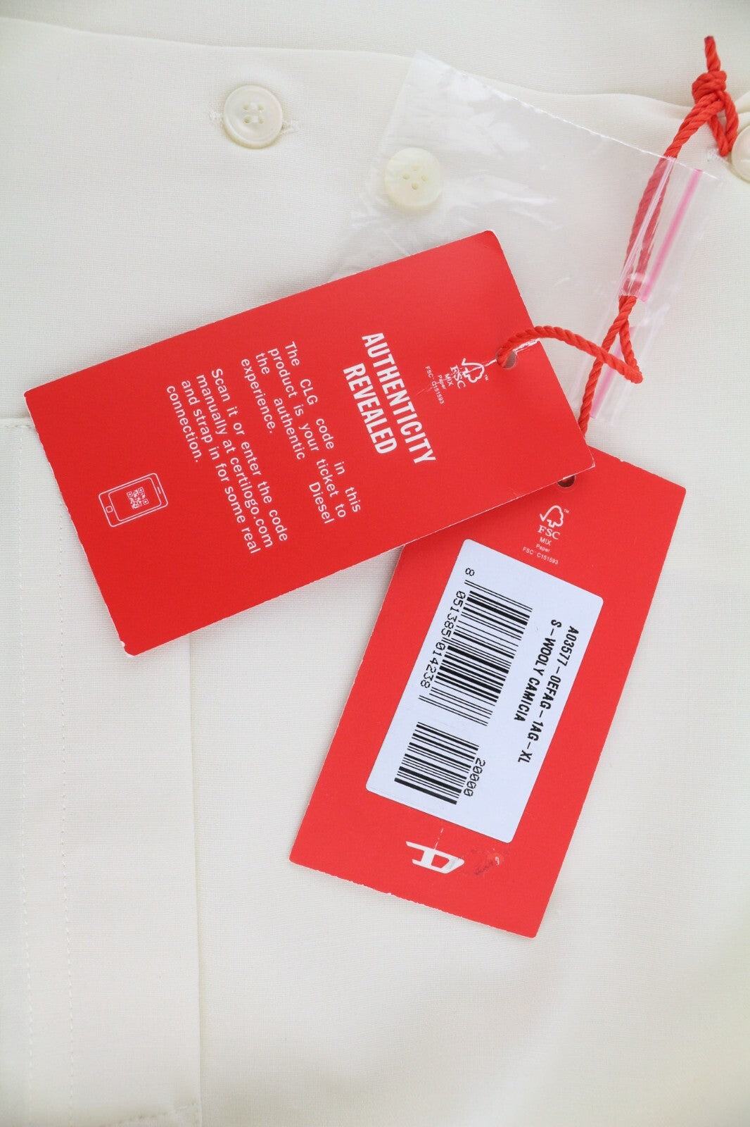 DIESEL S-Wooly vyriški marškinėliai, XL dydžio, vilnoniai marškinėliai su sagomis užsegamomis kišenėmis, su įpjovomis, šviesiai rudi. Rekomenduojama kaina – 195 €. 