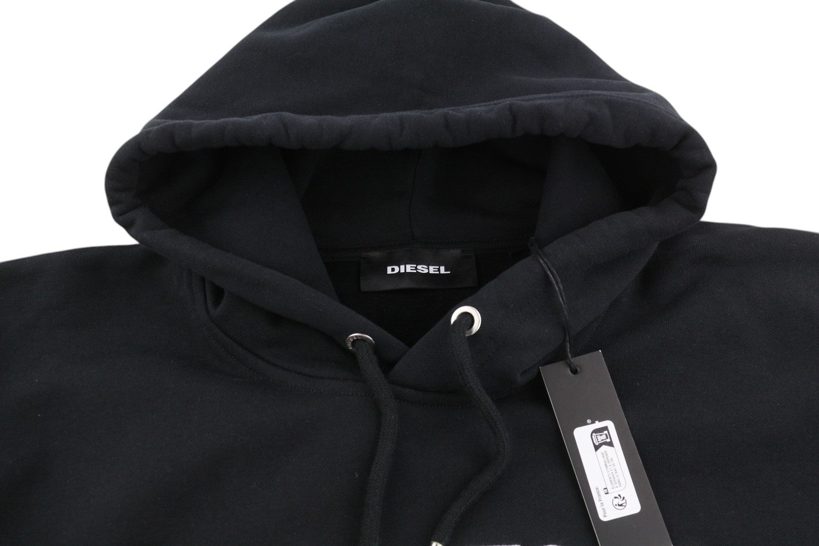 DIESEL S-Division vyriškas džemperis su gobtuvu S dydžio, tamsiai juodas, su gobtuvu priekyje, rekomenduojama kaina – 140 € 