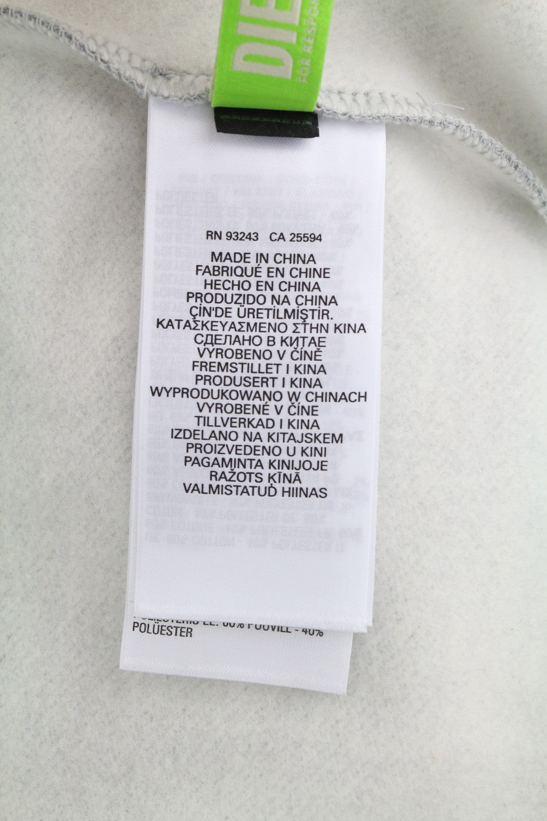 DIESEL S-Girk-Hood-B8 vyriškas džemperis su gobtuvu M pilkos spalvos melanžo spalvos su kengūros gobtuvu, rekomenduojama kaina – 130 € 