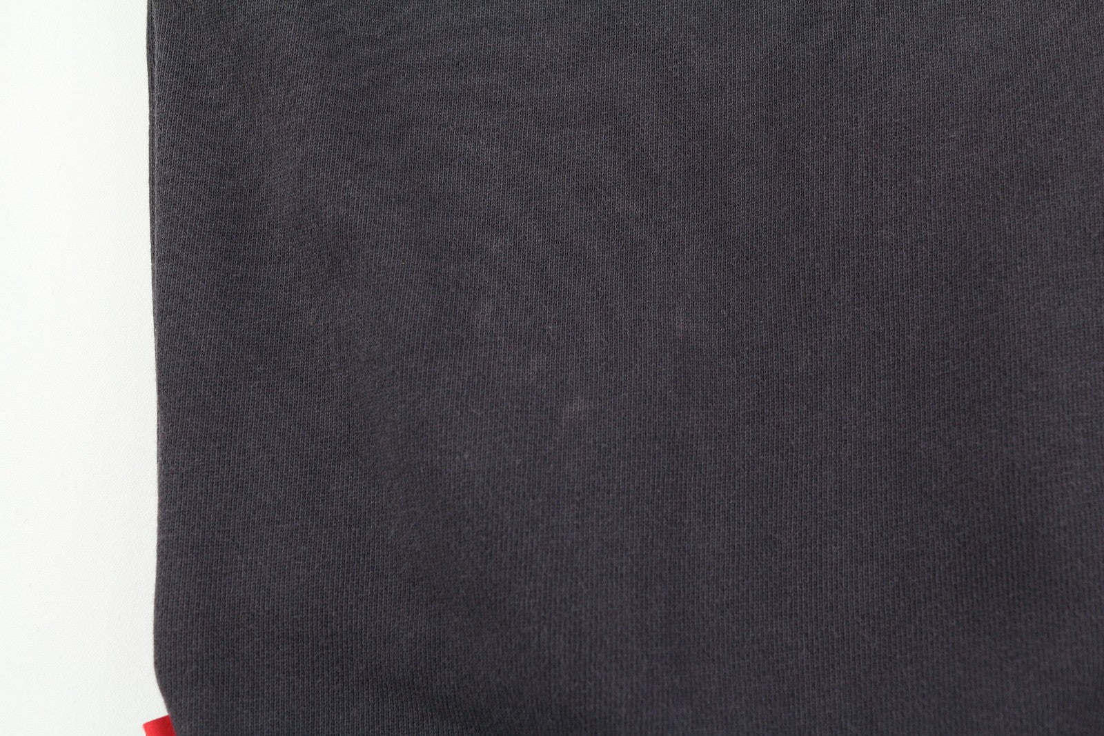 DIESEL S-Ginn-Hood-E2 vyriškas džemperis su gobtuvu M, skalbtos juodos spalvos, kengūros spalvos, rekomenduojama kaina – 195 € 