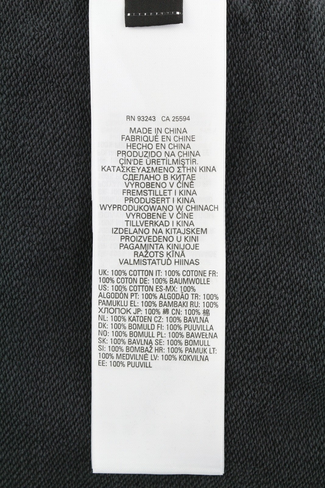 DIESEL J-Stol vyriška striukė L su skalbta juoda spalva, pilnai užtrauktuku, rekomenduojama kaina – 275 € (paminkštinta bomber striukė). 