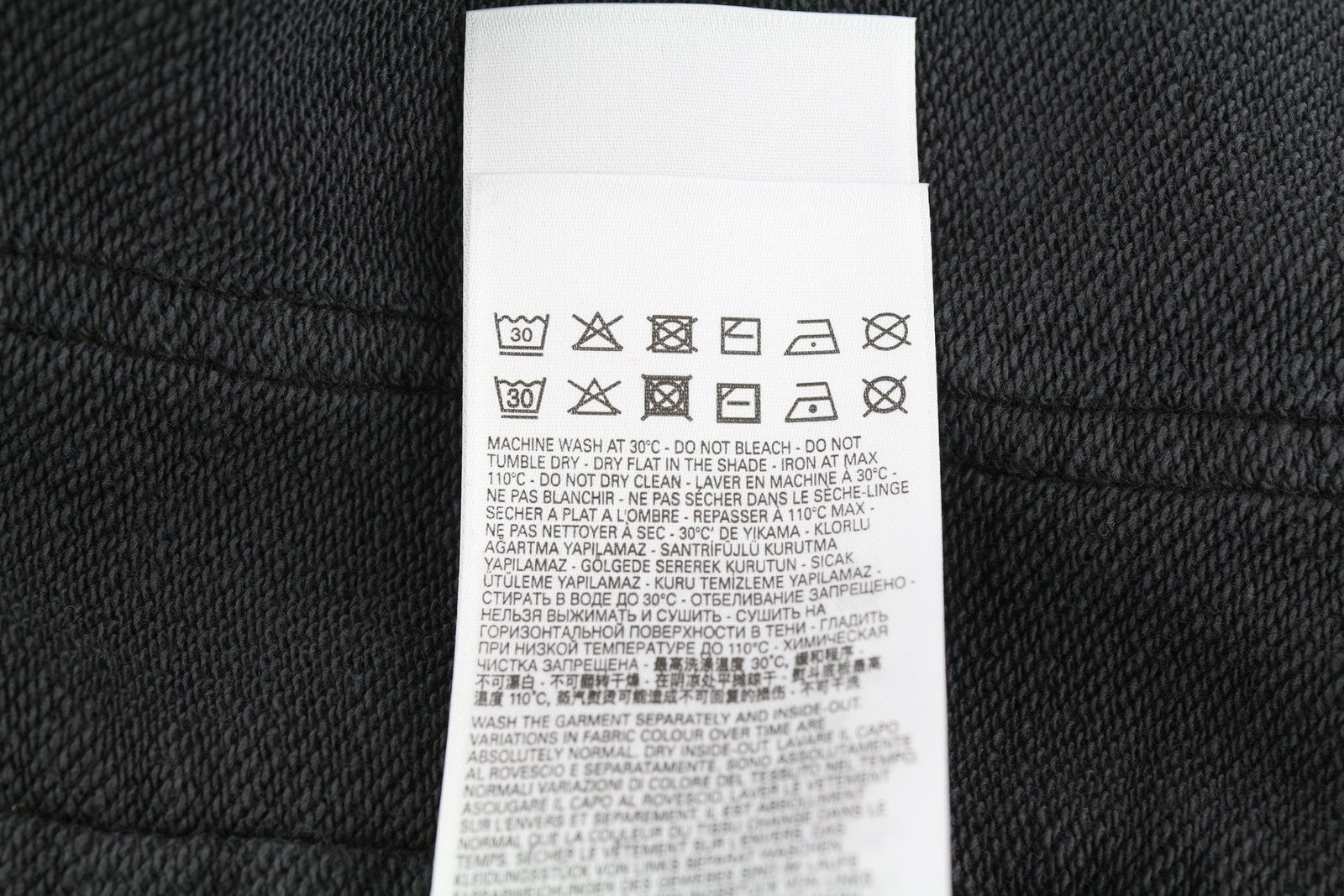 DIESEL J-Stol vyriška striukė, 2XL, skalbta juoda, su užtrauktuku ir kišenėmis, rekomenduojama kaina – 275 € 