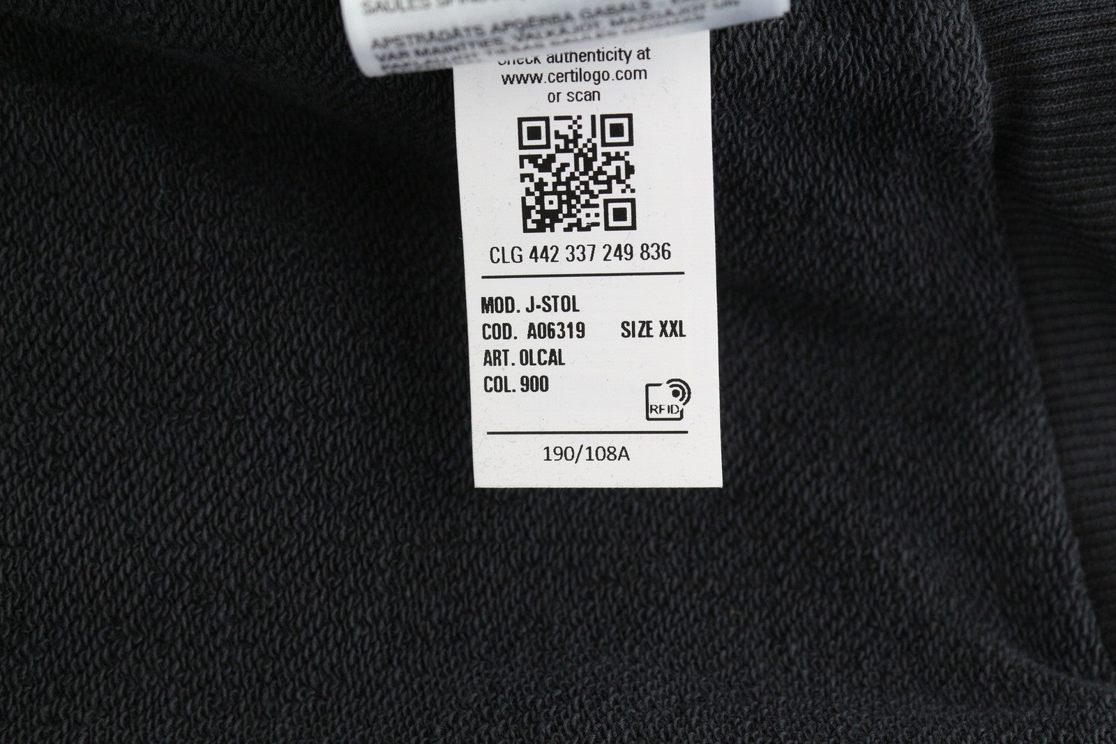 DIESEL J-Stol vyriška striukė, 2XL, skalbta juoda, su užtrauktuku ir kišenėmis, rekomenduojama kaina – 275 € 