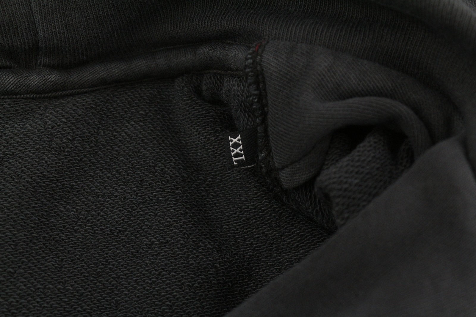 DIESEL J-Stol vyriška striukė, 2XL, skalbta juoda, su užtrauktuku ir kišenėmis, rekomenduojama kaina – 275 € 