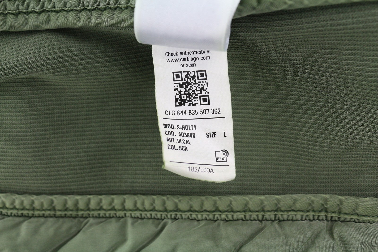 DIESEL S-Holty vyriškas L dydžio chaki spalvos megztinis su apvalia kaklo dalimi, paminkštinta, dygsniuota... RMK 225 € 