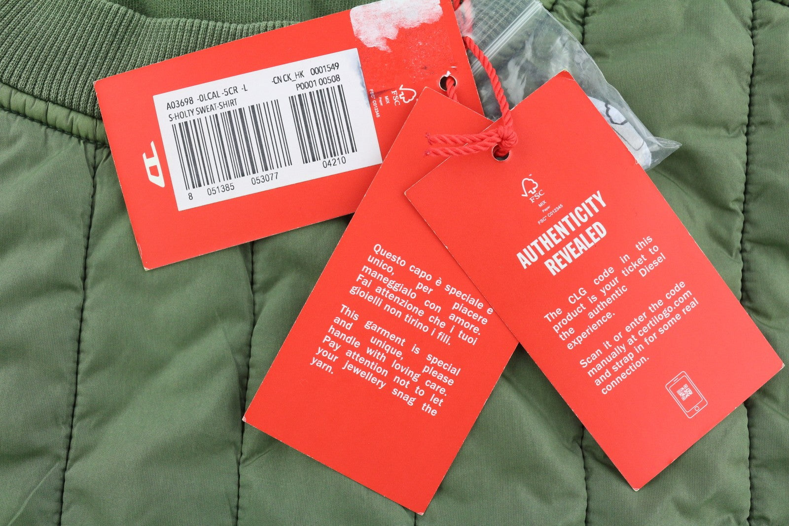 DIESEL S-Holty vyriškas L dydžio chaki spalvos megztinis su apvalia kaklo dalimi, paminkštinta, dygsniuota... RMK 225 € 