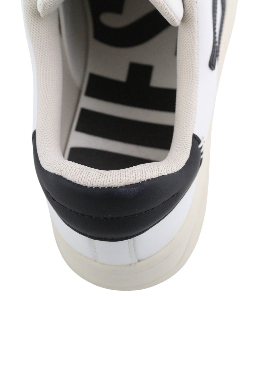 DIESEL S-Athene So vyriški sportbačiai, balti, žemakulniai, migdolų spalvos, odiniai, RMK 135 € 