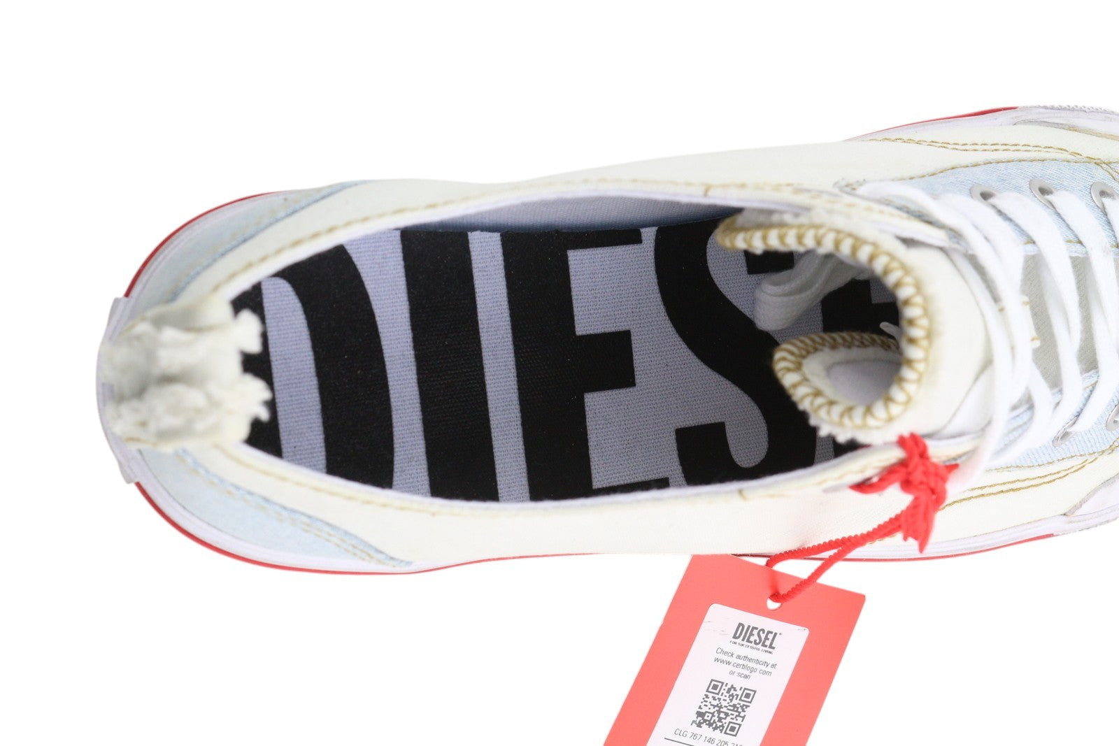 DIESEL S-Athos žemakulniai vyriški sportbačiai, 44,5 dydis, žemakulniai su raišteliais, rekomenduojama kaina – 160 € 