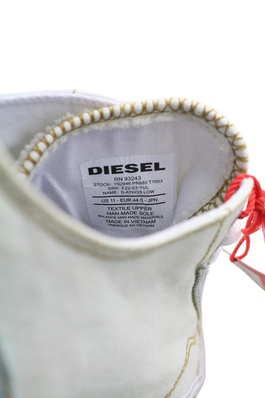 DIESEL S-Athos žemakulniai vyriški sportbačiai, 44,5 dydis, žemakulniai su raišteliais, rekomenduojama kaina – 160 € 