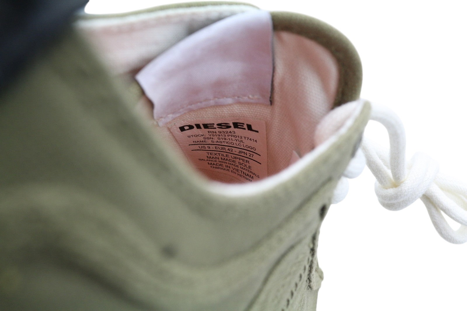 DIESEL S-Astico LC vyriški sportbačiai, EU42, chaki spalvos, žemapadžiai, nėriniuoti, migdolų spalvos nosys. 