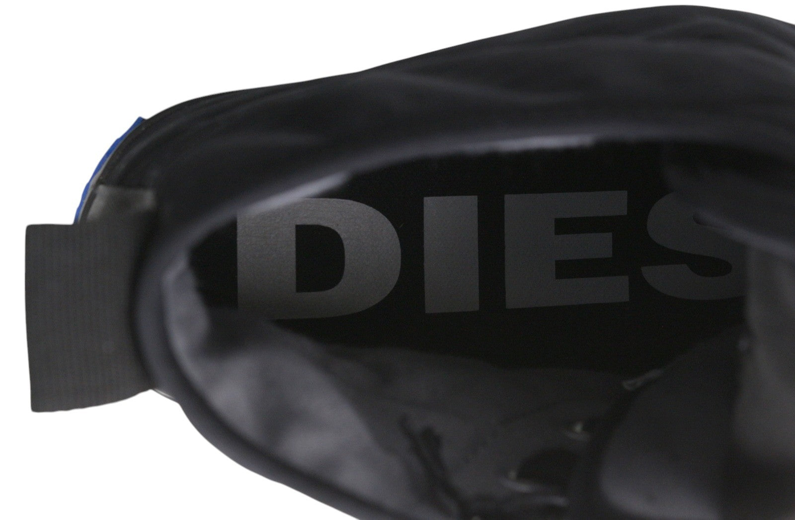 DIESEL S-Muji Mc vyriški sportbačiai, juodi, aukšti, suvarstomi, migdolų spalvos, 44.5 dydžio, su etiketėmis. Rekomenduojama kaina – 180 €. 