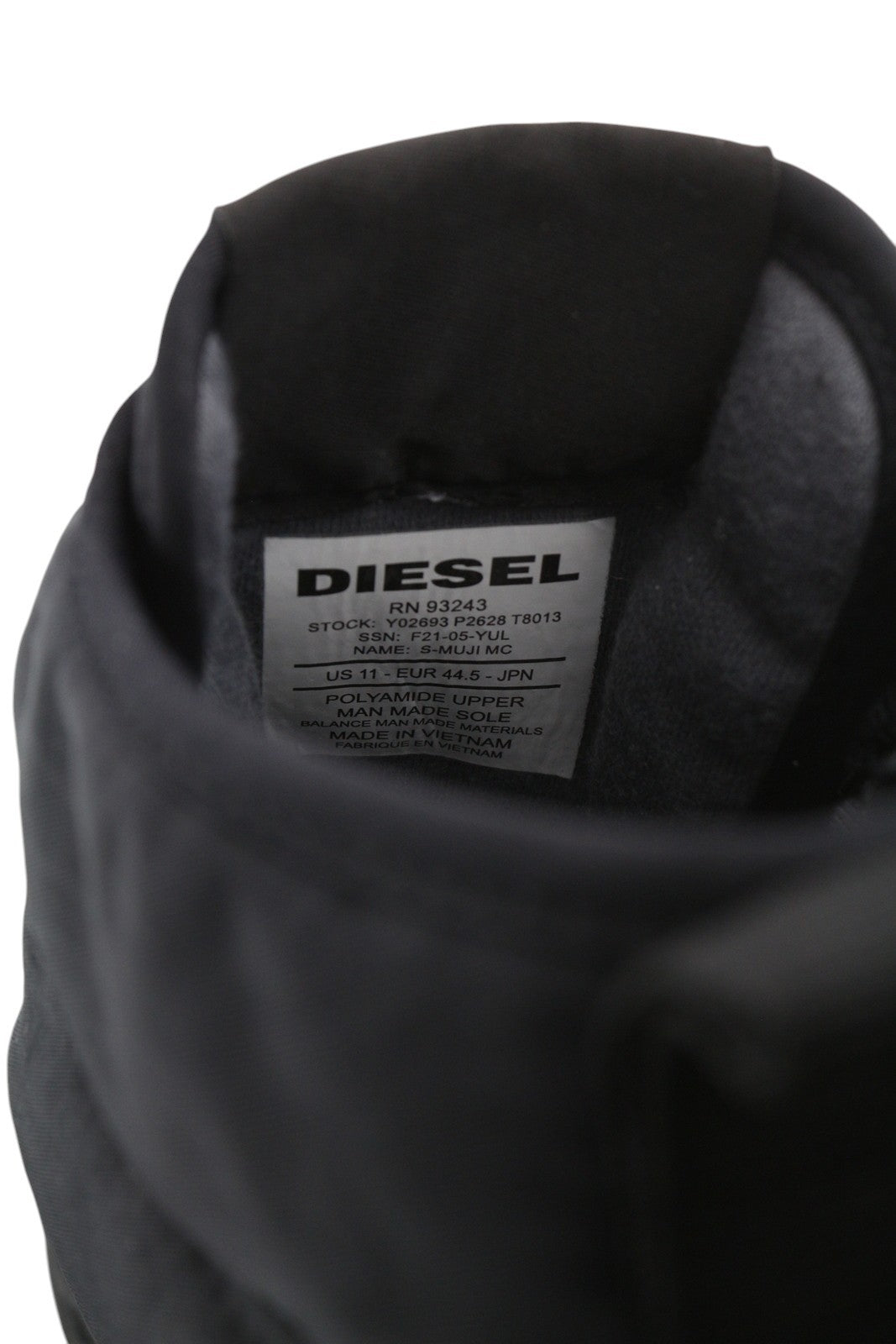 DIESEL S-Muji Mc vyriški sportbačiai, juodi, aukšti, suvarstomi, migdolų spalvos, 44.5 dydžio, su etiketėmis. Rekomenduojama kaina – 180 €. 