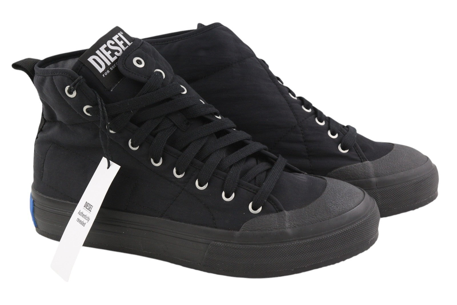 DIESEL S-Muji Mc vyriški sportbačiai, juodi, aukšti, suvarstomi, migdolų spalvos, 44.5 dydžio, su etiketėmis. Rekomenduojama kaina – 180 €. 