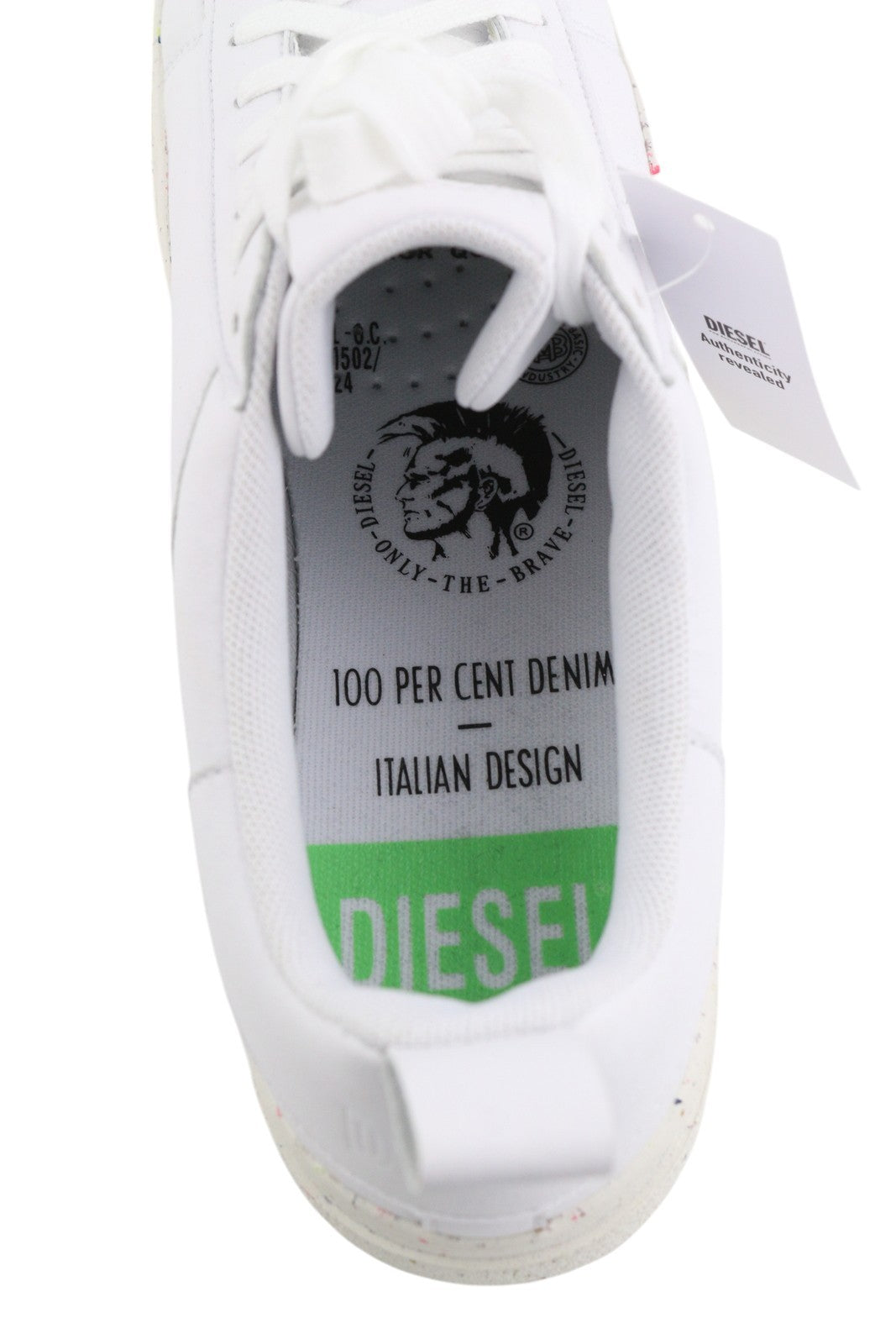 DIESEL S-Clever žemi nėrinių vyriški sportbačiai, 45 €, baltos odos, migdolų nosis, rekomenduojama kaina – 140 € 