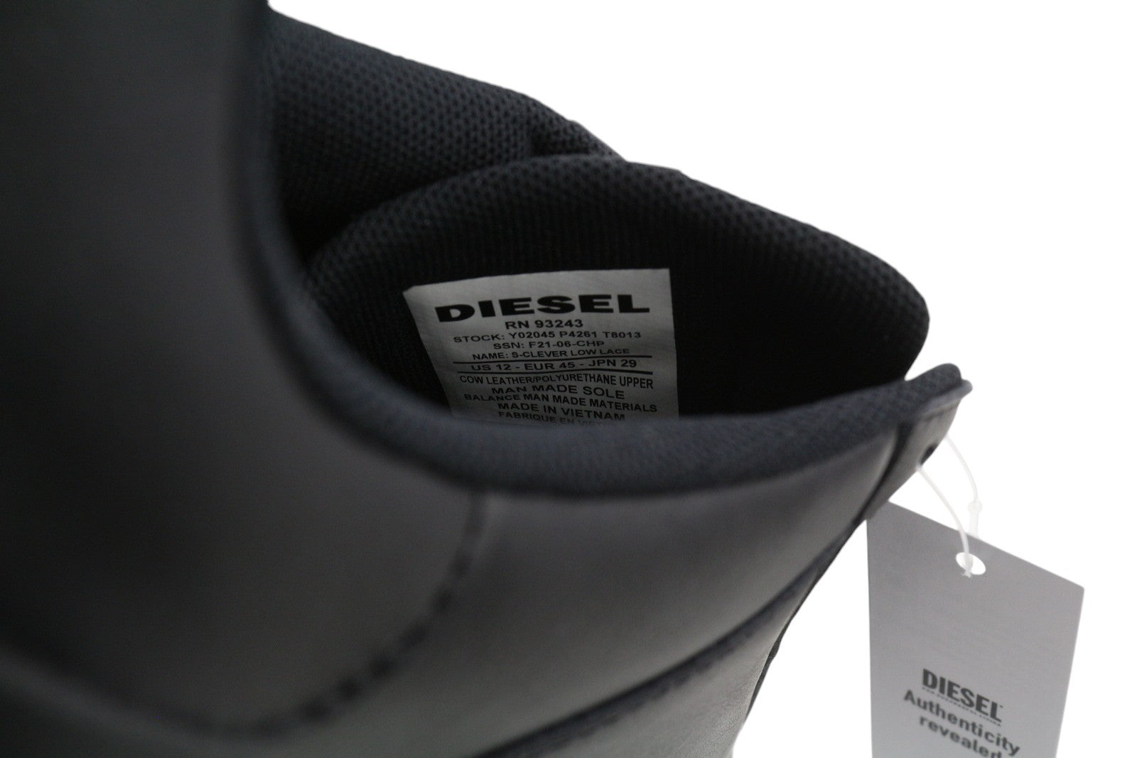 DIESEL S-Clever žemakulniai vyriški sportbačiai su juodos odos migdolų nosimi, 45 € (rekomenduojama kaina) 