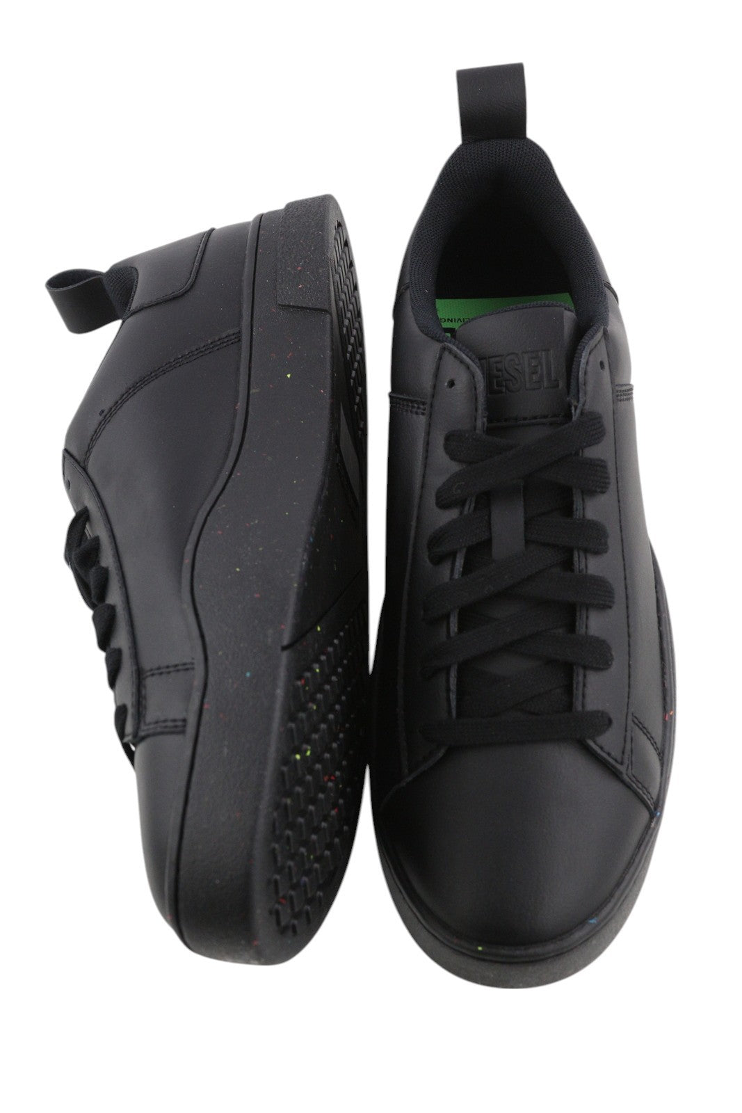 DIESEL S-Clever žemakulniai vyriški sportbačiai su juodos odos migdolų nosimi, 45 € (rekomenduojama kaina) 