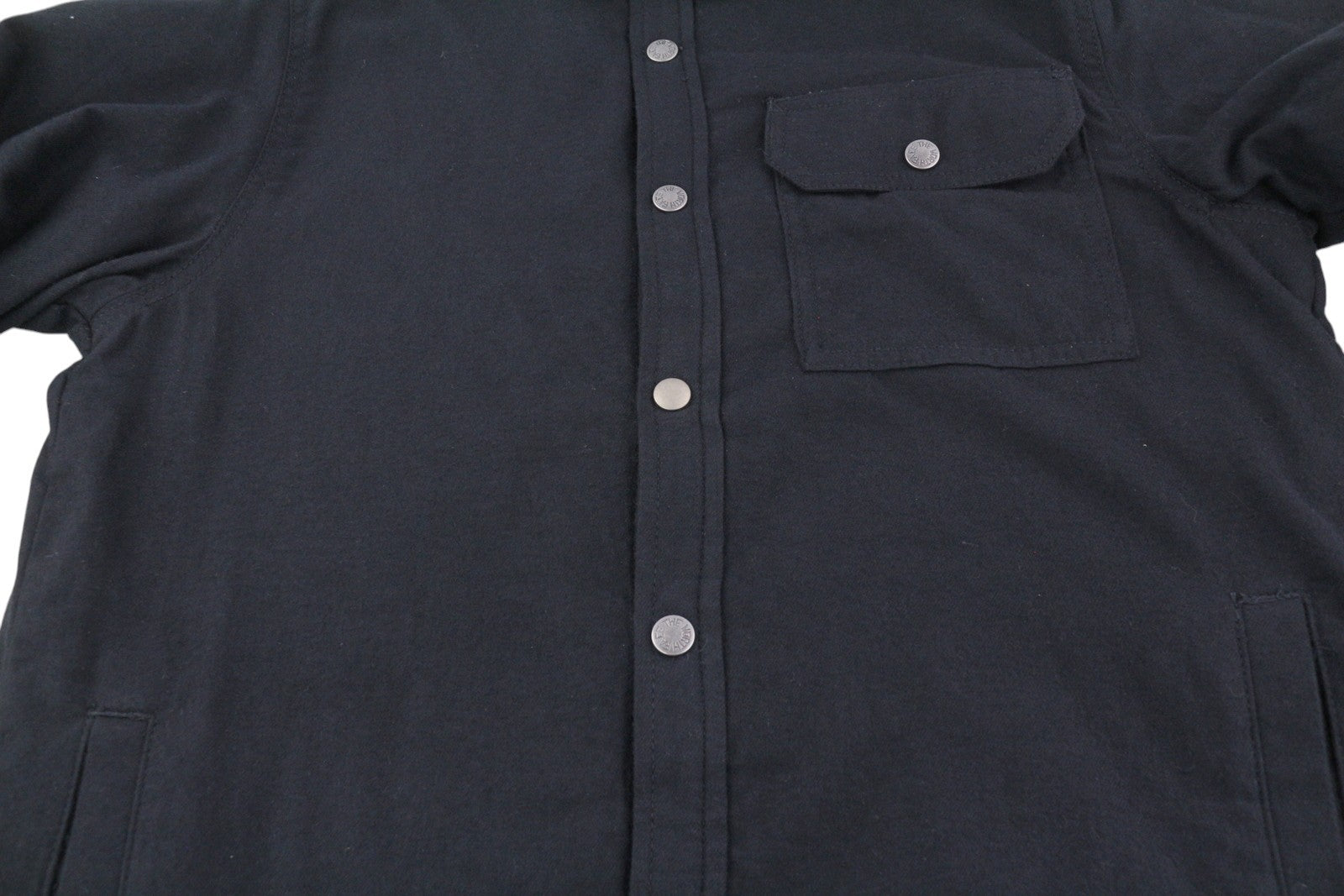 THE NORTH FACE „Campshire“ vyriška striukė, juoda, su vilnos pamušalu ir spaudėmis. 