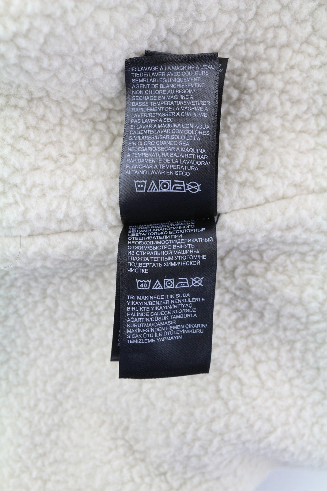 THE NORTH FACE „Campshire“ vyriška striukė su fliso pamušalu ir užsegimu. S dydis, juoda. 