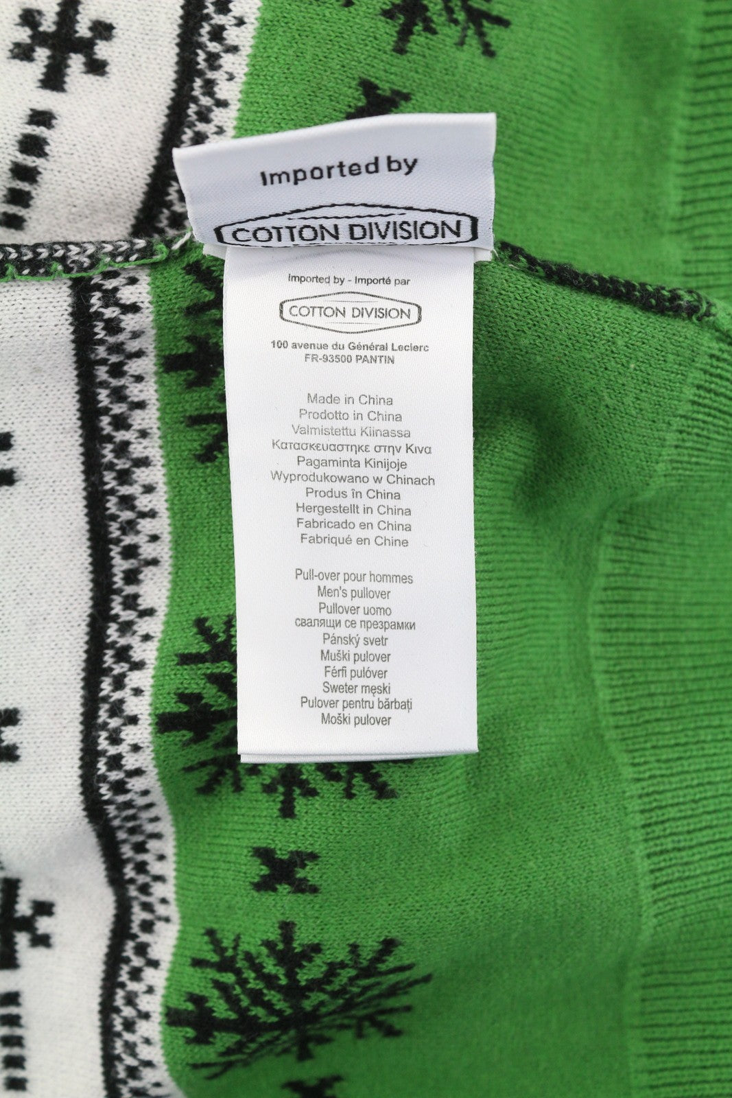 ŽVAIGŽDŽIŲ KARŲ vyriškas megztinis L dydžio su Yodos raštu, apvalia kaklo iškirpte, ilgomis rankovėmis, juodas 