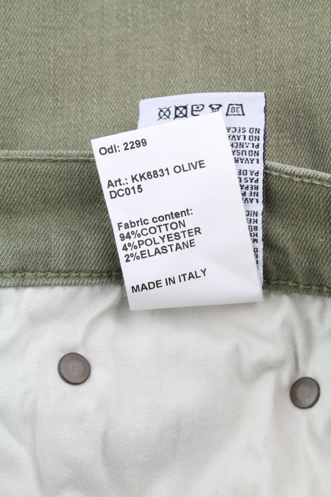 R13 Jane moteriški džinsai, 27, laisvi, tiesūs, aukštu juosmeniu, alyvuogių žalios spalvos, tamprūs, rekomenduojama kaina – 645 € 