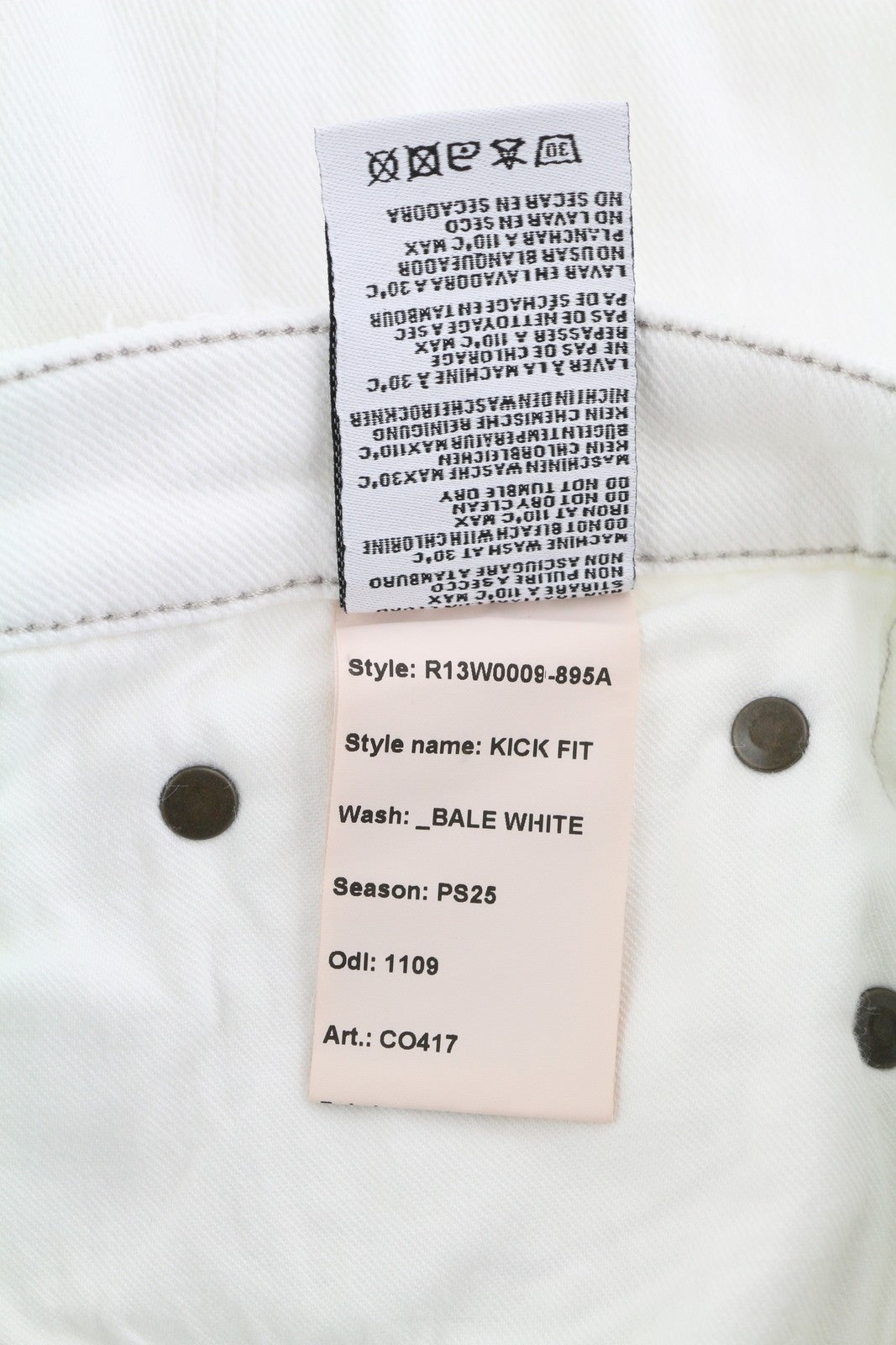 R13 Kick moteriški džinsai, 24 colių, laisvo kirpimo, su užtrauktuku, laisvalaikio, iki kulkšnies, balti, rekomenduojama kaina – 526 € 