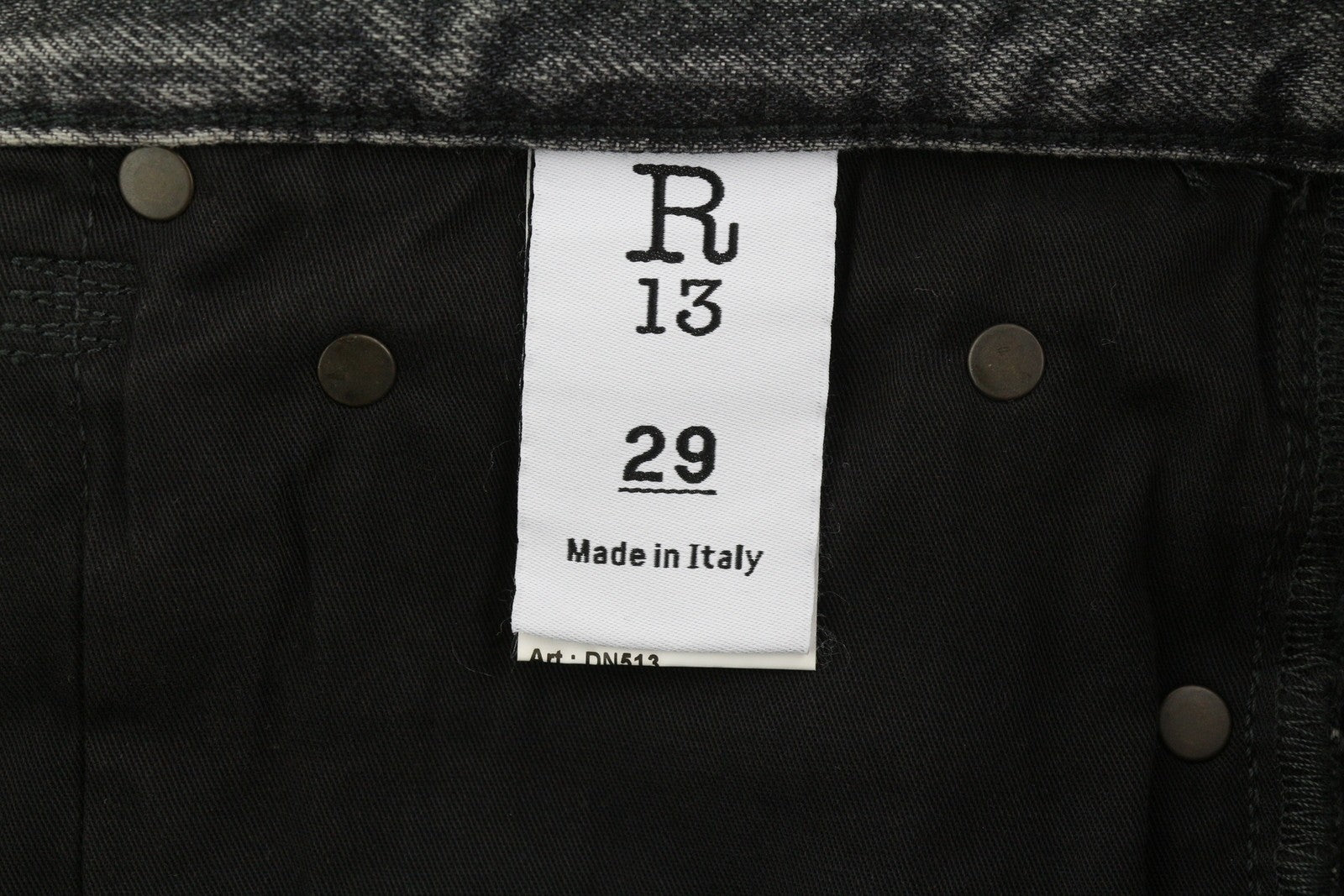 R13 Boyfriend moteriški džinsai 29, tiesaus kirpimo, su užtrauktuku, skalbti Leyton juodi 