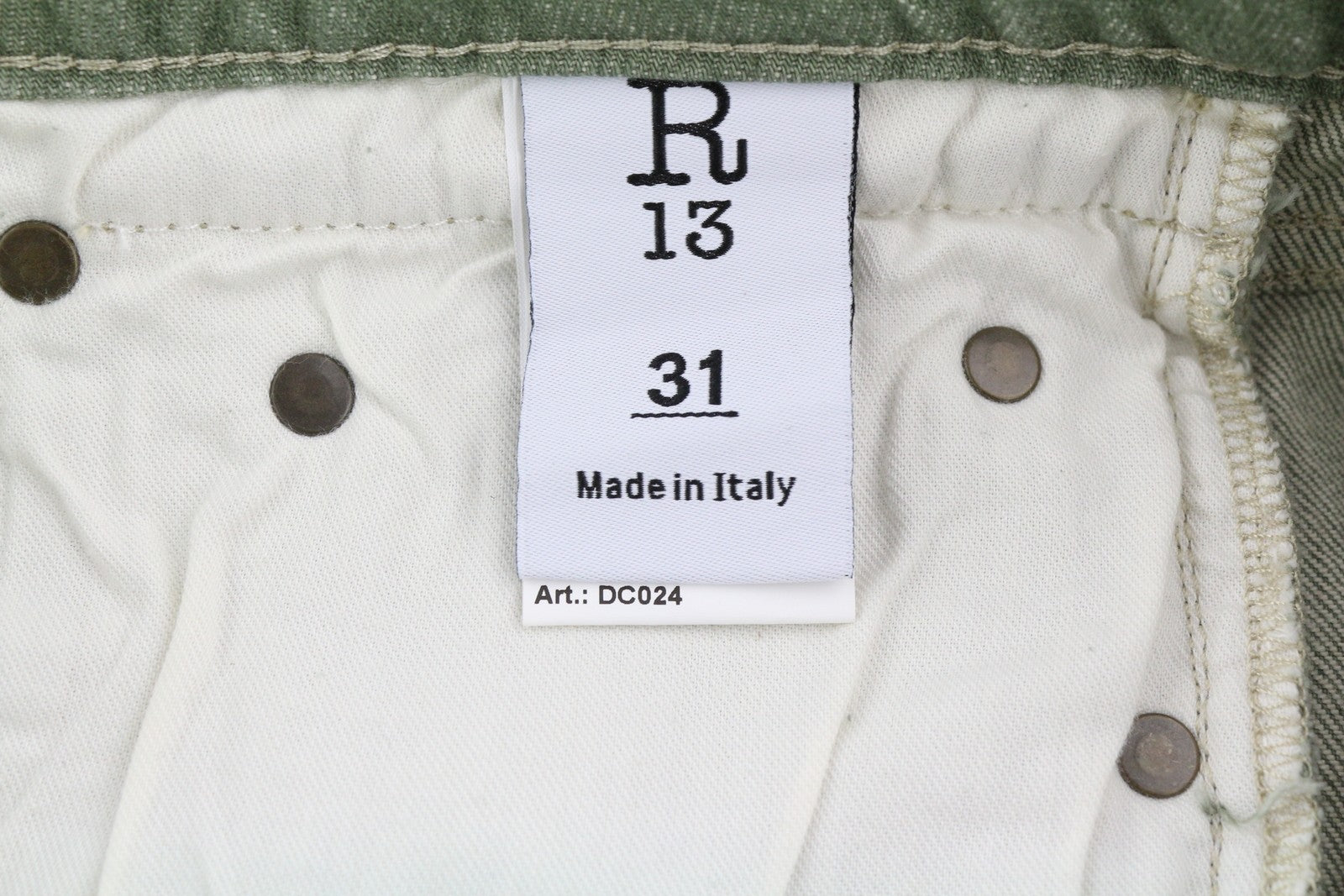 R13 berniukiški tiesūs moteriški džinsai, 31, ploni, trumpi, tamsiai žali, tamprūs, rekomenduojama kaina – 695 € 