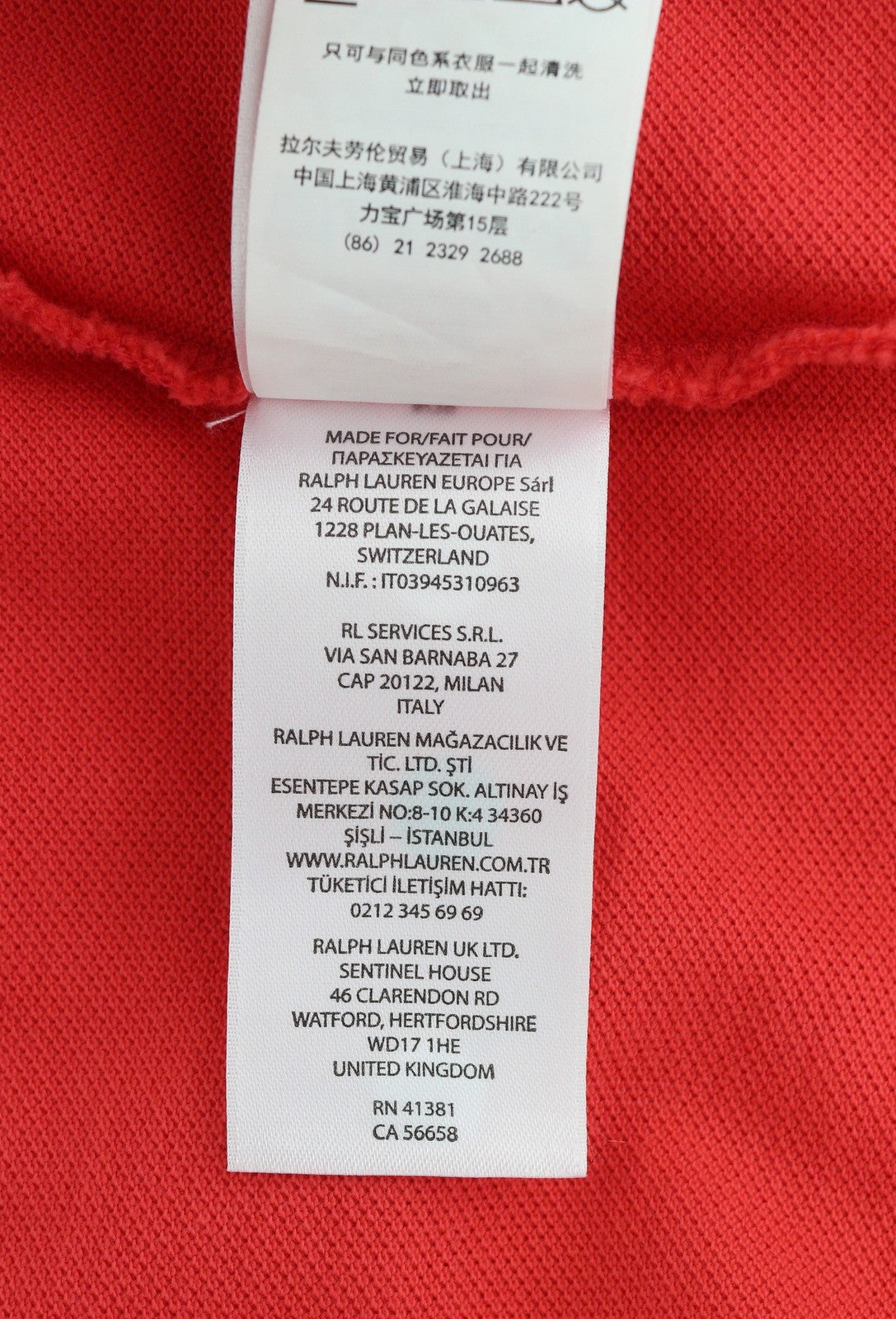 RALPH LAUREN „Custom Slim Fit“ vyriški marškinėliai, 2XL dydžio, raudoni trumpomis rankovėmis, rekomenduojama kaina – 153 USD 